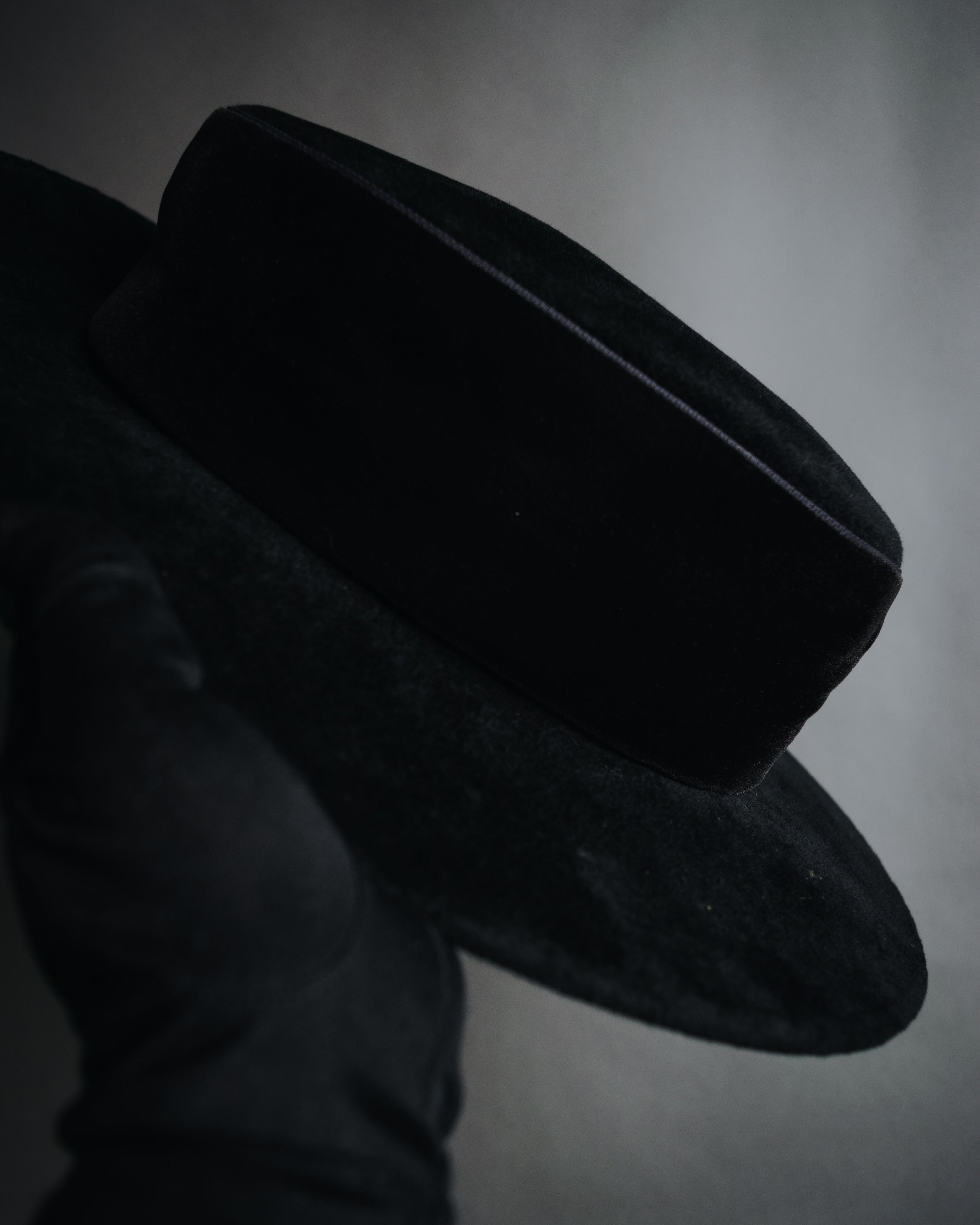 –SPECIAL– "CHANEL" 80’s fur felt velour boater hat