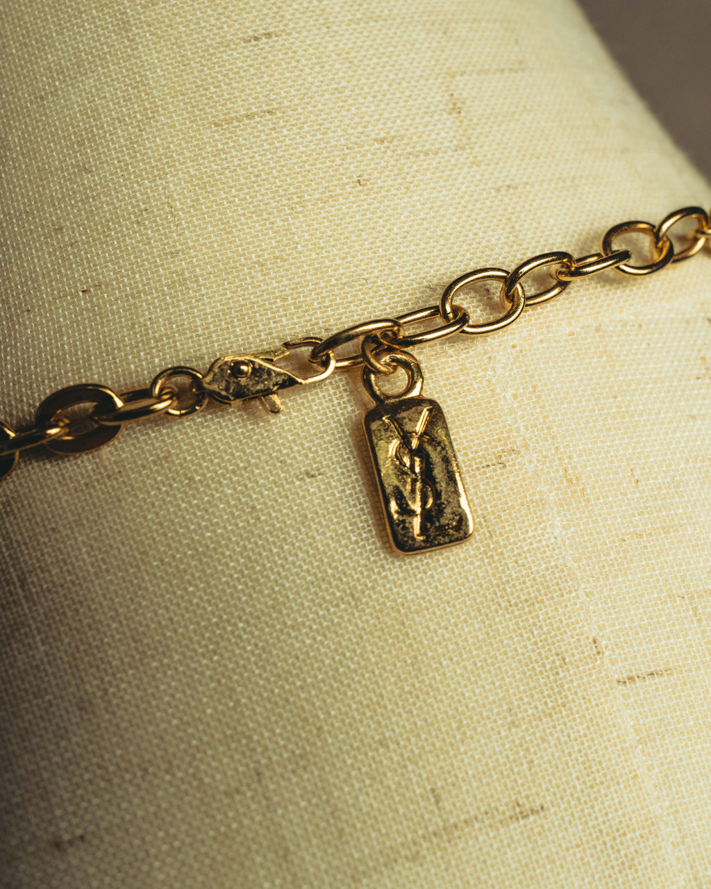 -SPECIAL- "Yves Saint Laurent" 90's-00's Sculptural coral motif crystal pendant necklace