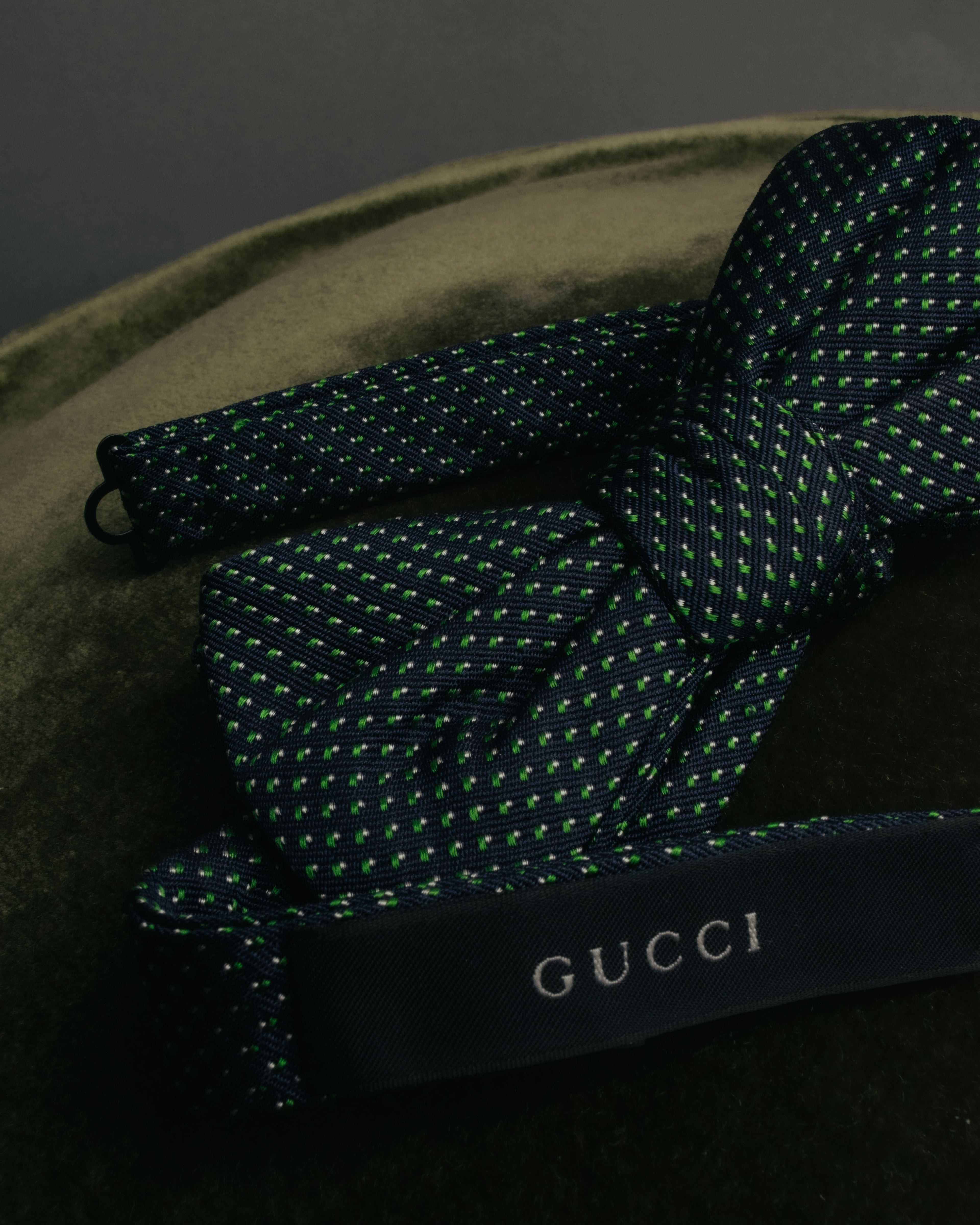 “GUCCI” 10’s Micro jacquard pre tied bow tie