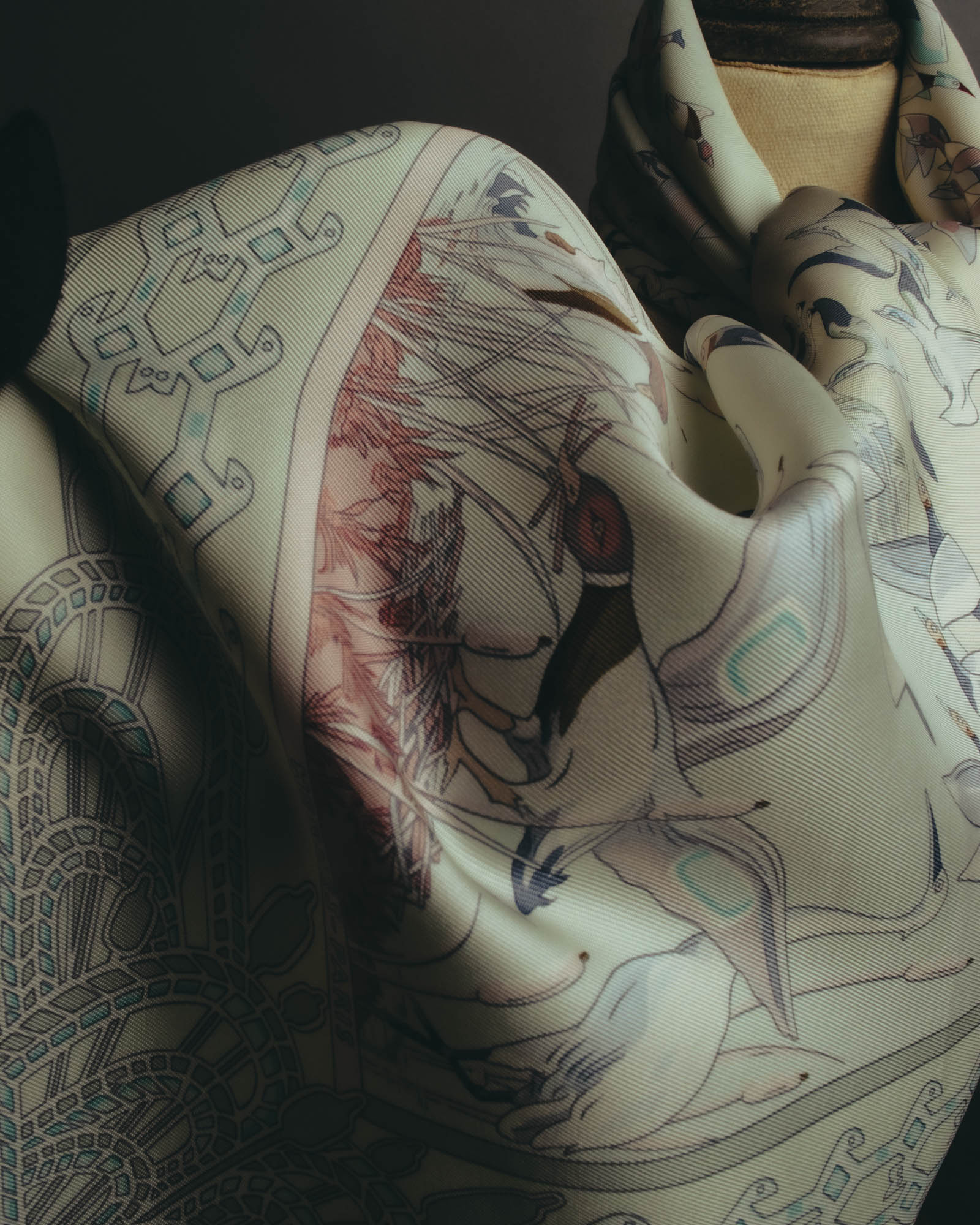 "Hermès" 00's Pastel bird print silk scarf