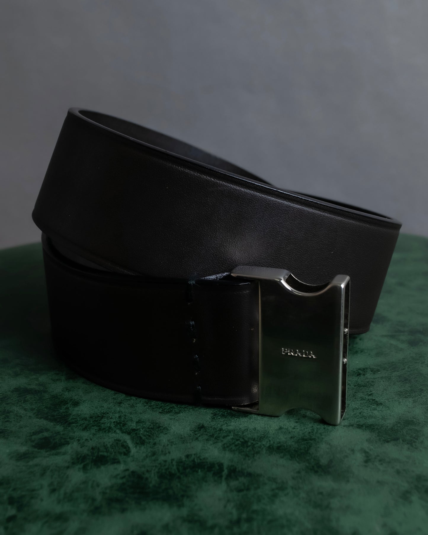 "PRADA" Beautiful smooth leather GI buckle belt