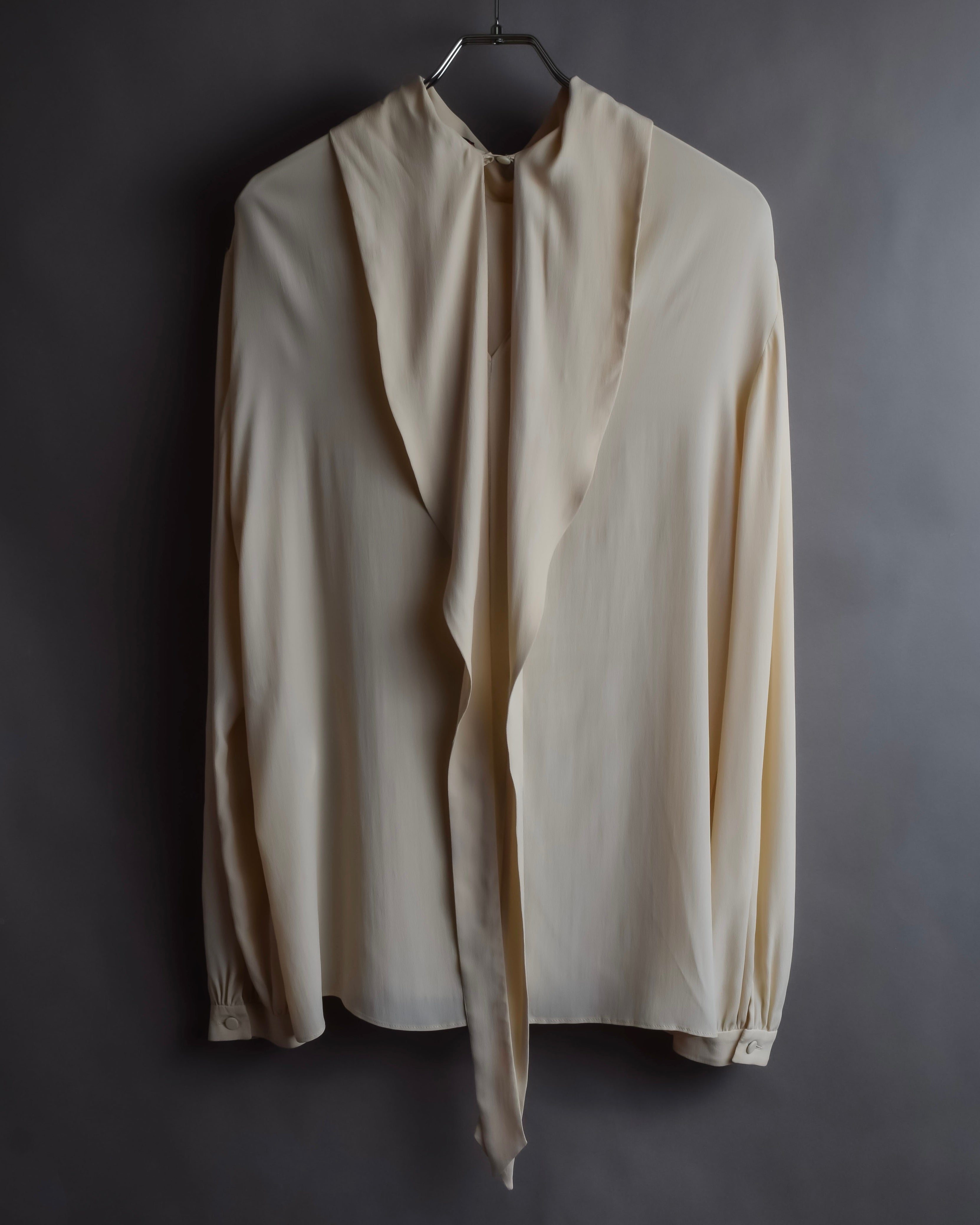 "GUCCI" Michele period frill lace silk bowtie shirt