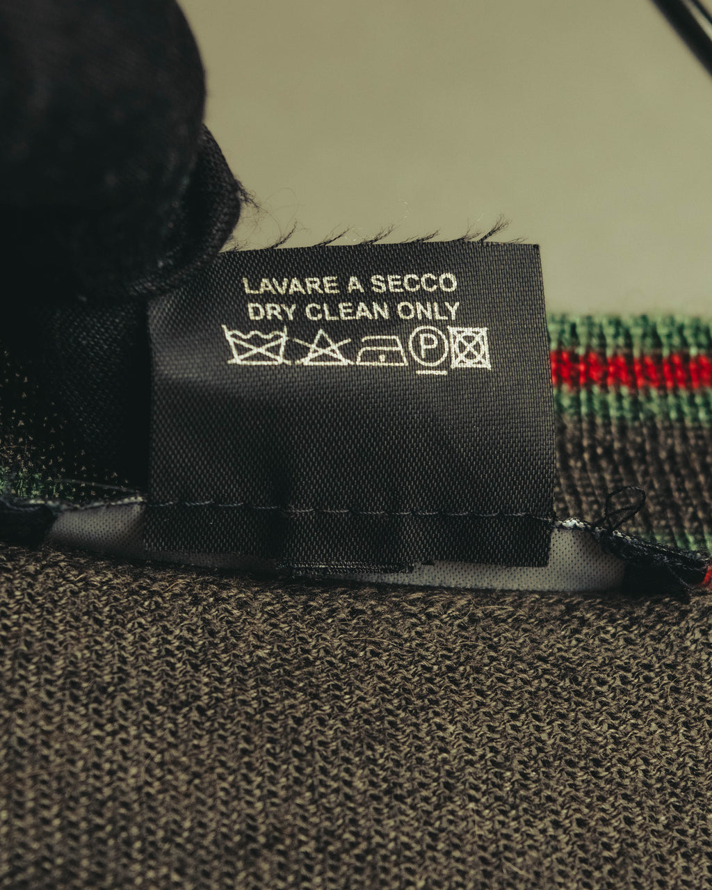“GUCCI” 90’s-00’s Web stripe V-neck knit sweater