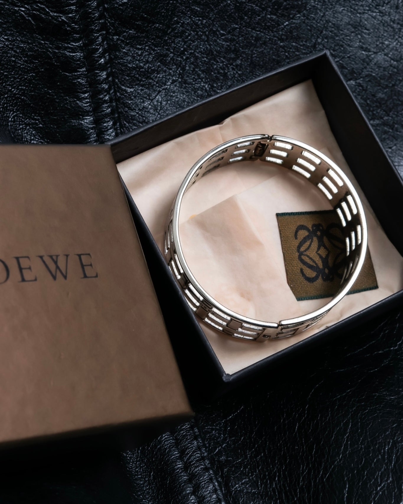 "LOEWE" plaid silver bangle