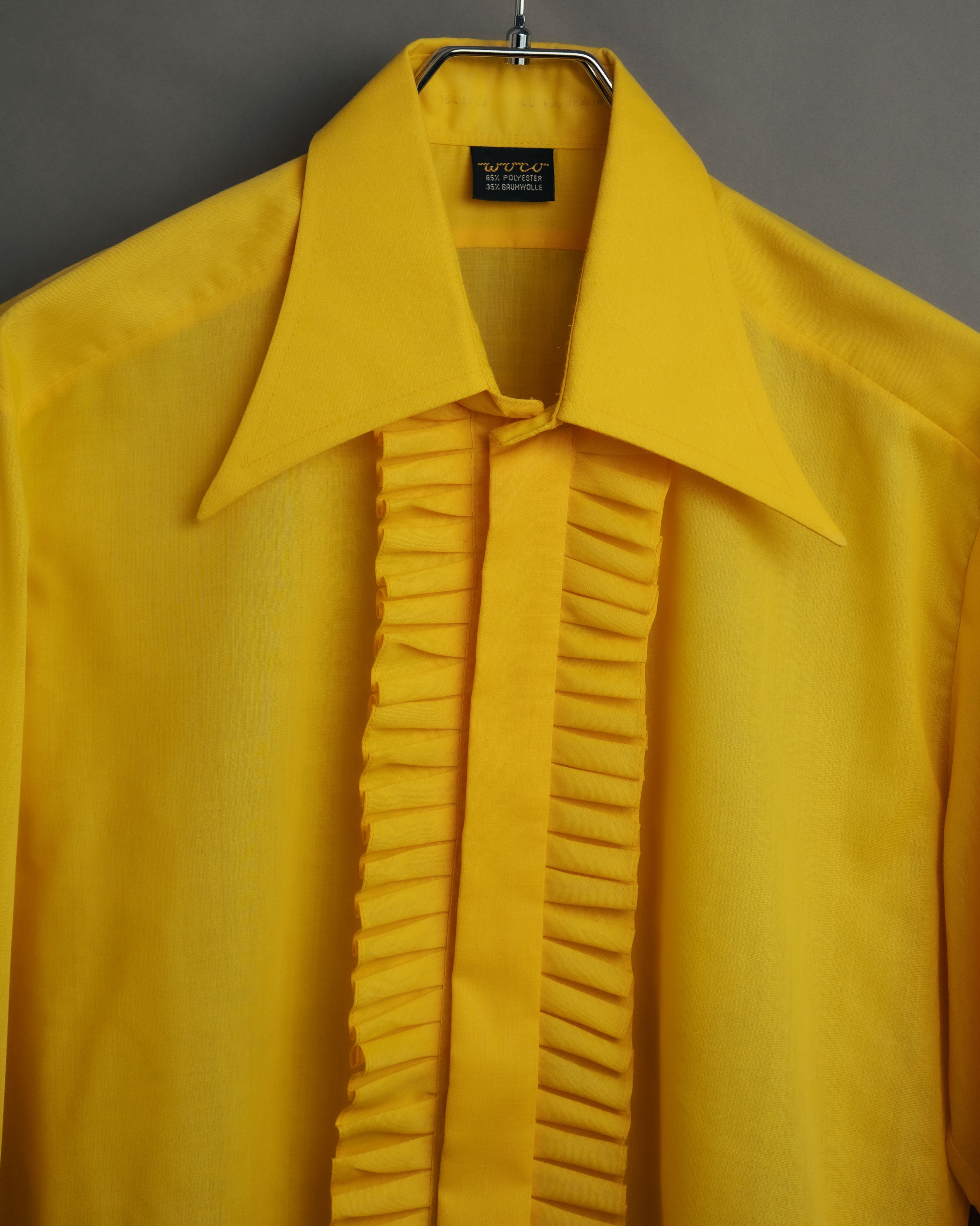 -MOOD Vintage Collections-
70’s Ruffled long point collar shirt