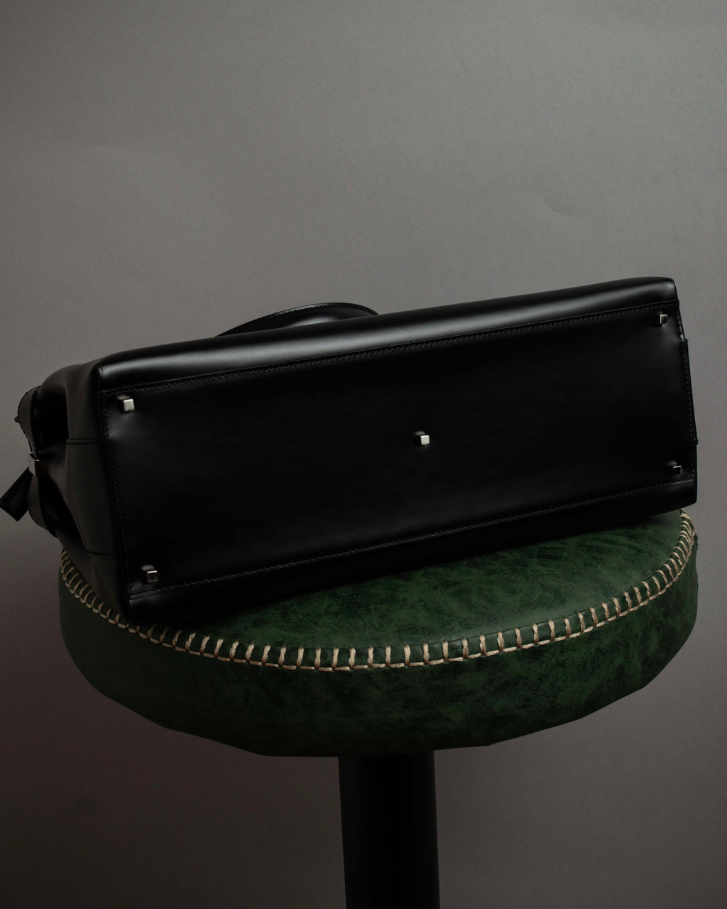 "Salvatore Ferragamo" Gancini motif both sides design leather hand bag