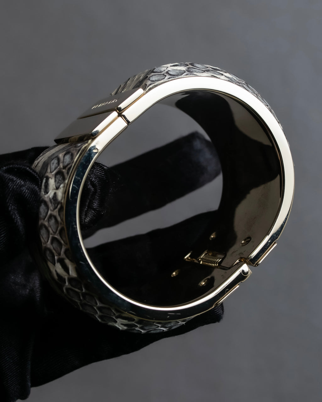 "BURBERRY" Python pattern metal hinge bangle