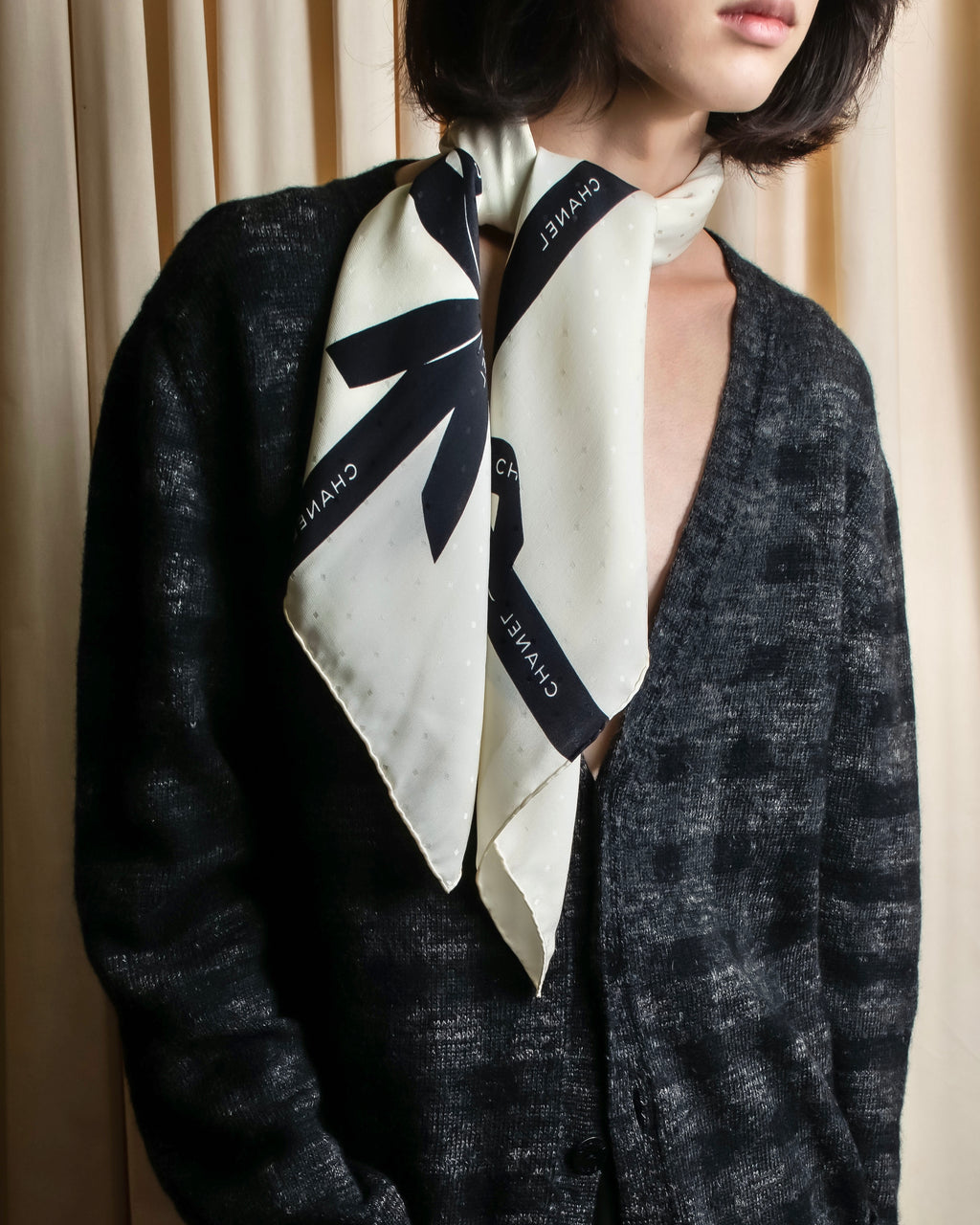 "CHANEL" Sample product hairy material light unevenness cardigan