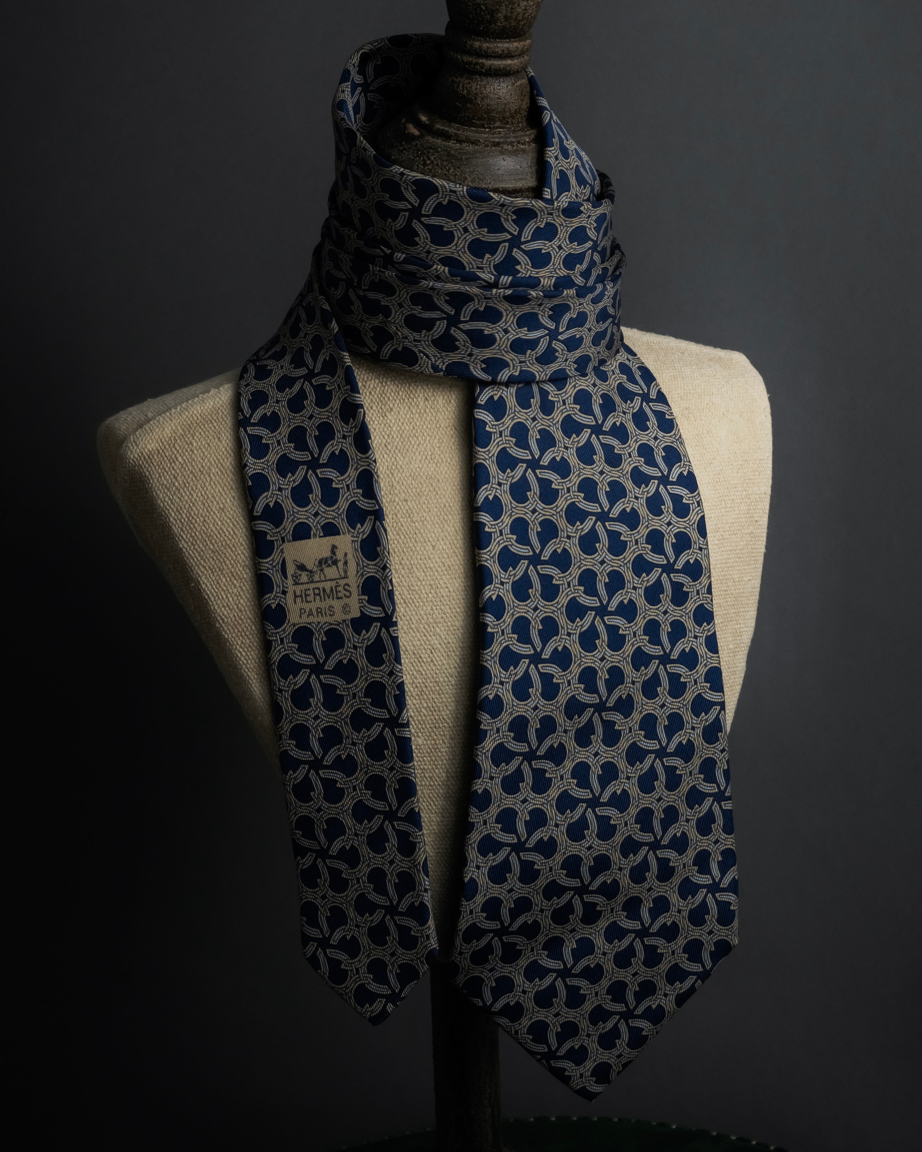 "HERMES" Saddlery anchor chain motif silk neck tie