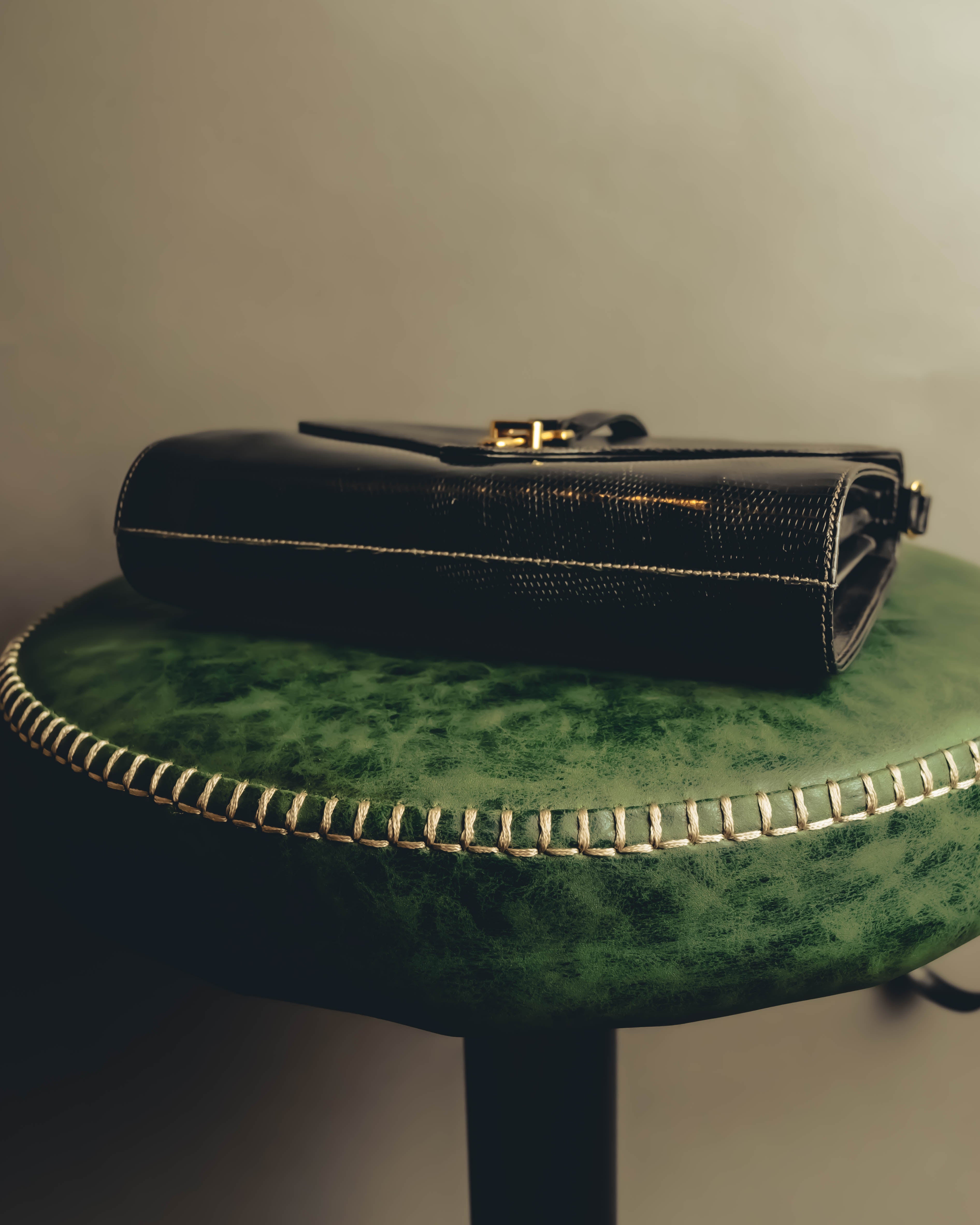 "GUCCI" 60's-70's Glossy lizard embossed leather shoulder bag