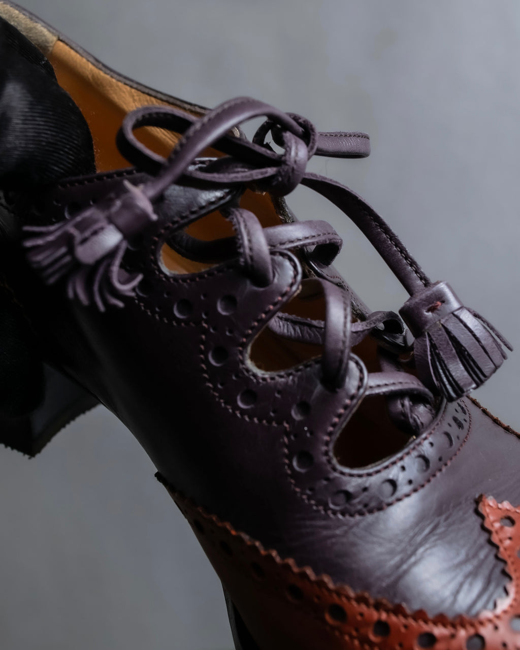 "HERMES" Medallion design combination leather heel shoes