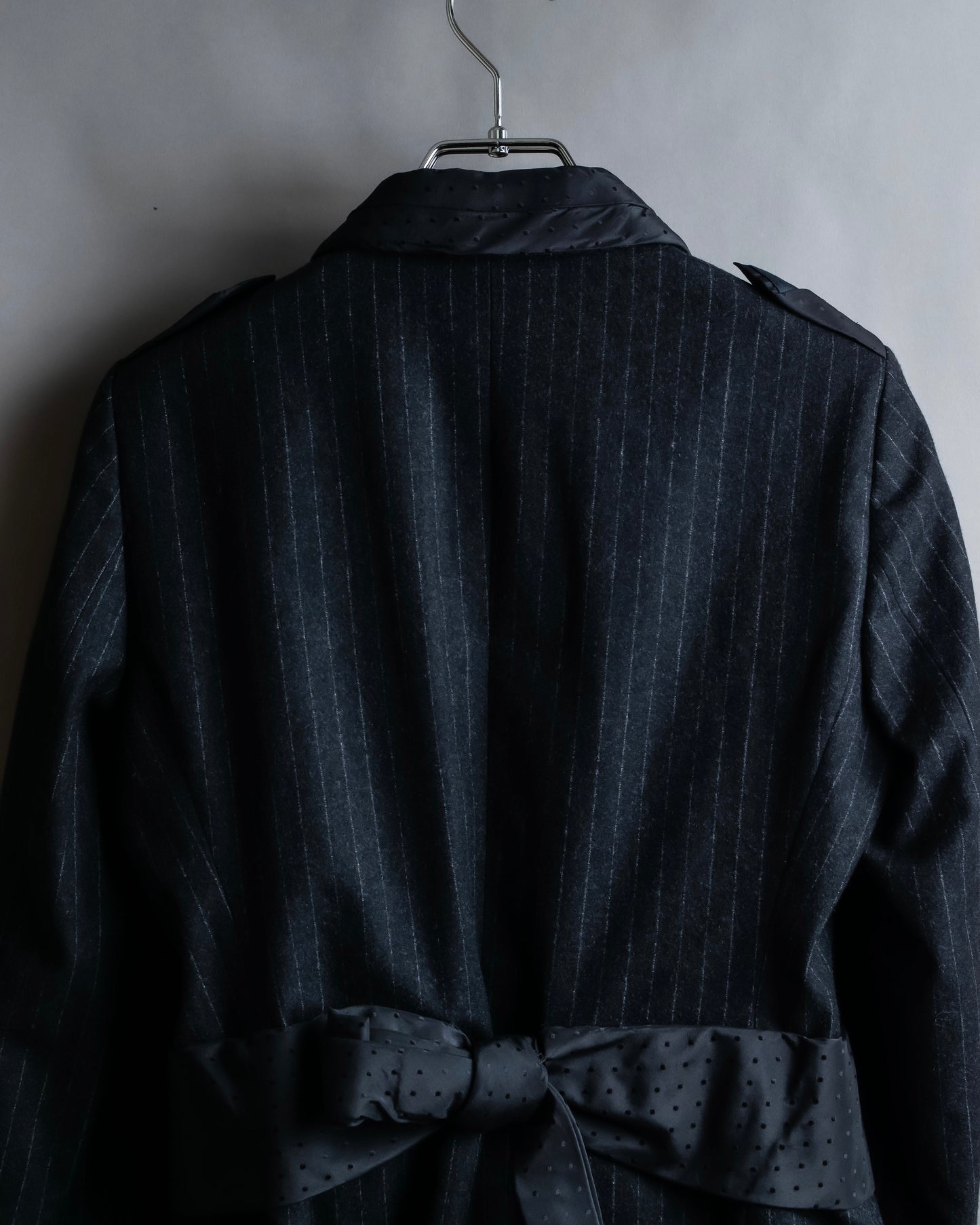 "MOSCHINO" Chalk stripe pattern separate fabric docking tailored jacket