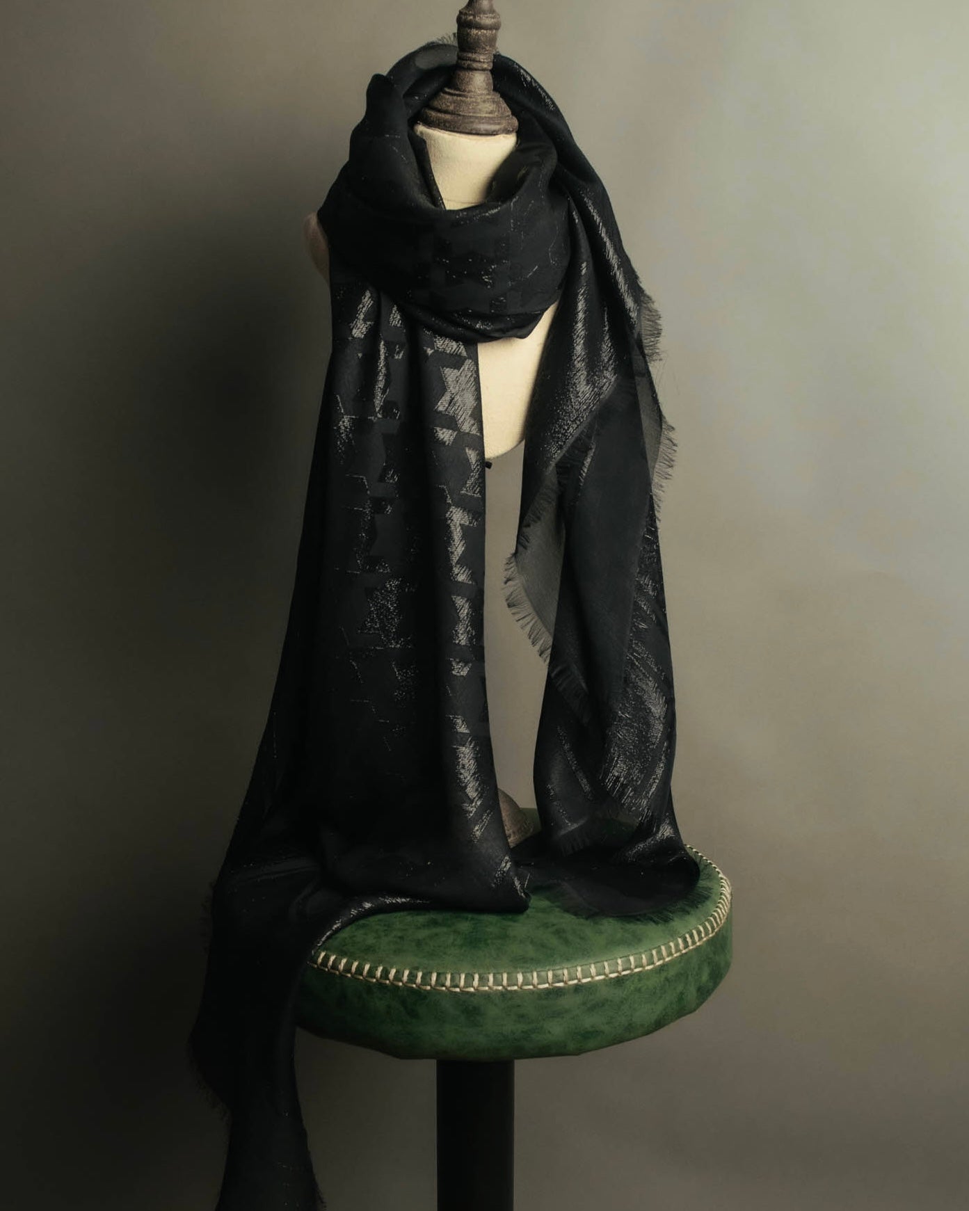 -SPECIAL- “GUCCI” 2013’s-2016’s Metallic jacquard silk stole