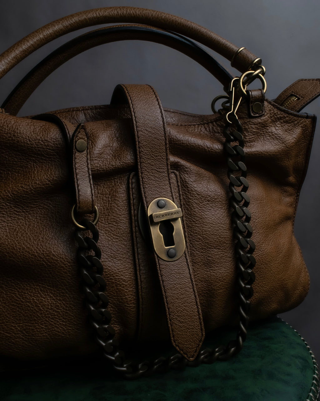 "BURBERRY" Chain design grained full grain leather shoulder bag