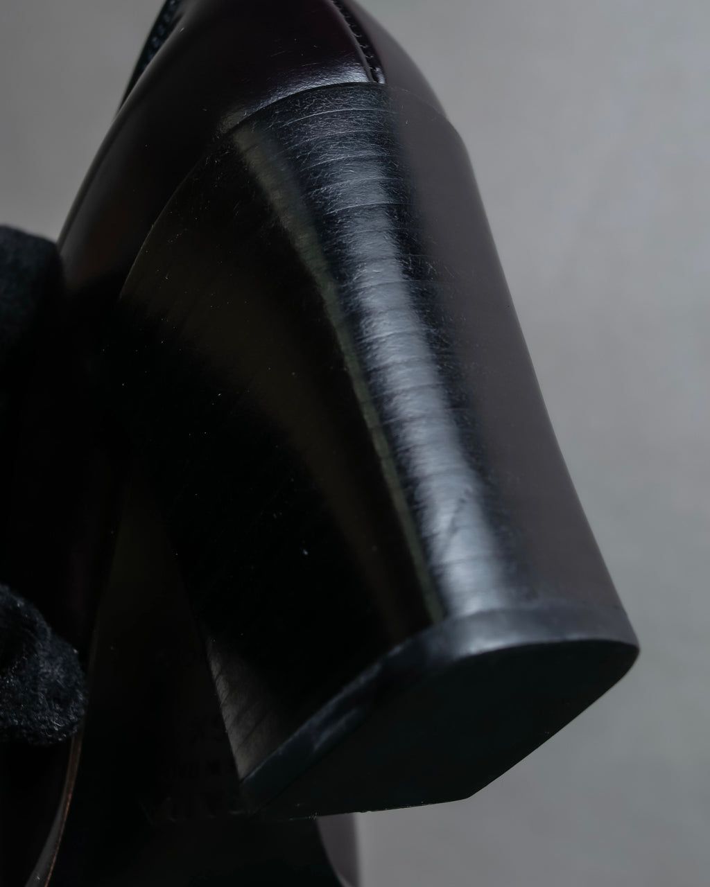 "PRADA" Metal band design leather heel loafers