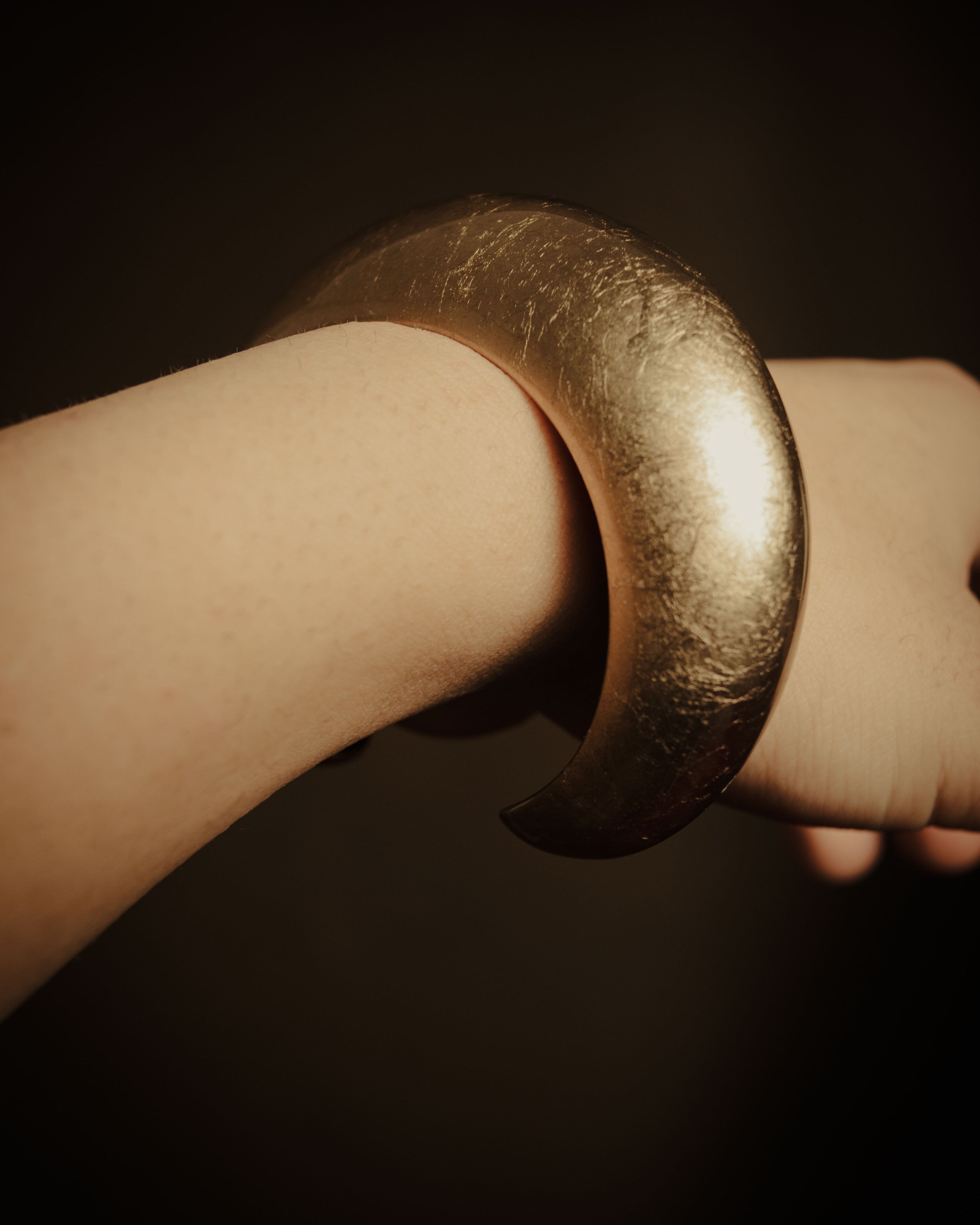 –SPECIAL– “HERMES” 00’s-10’s Lacquered wood open cuff