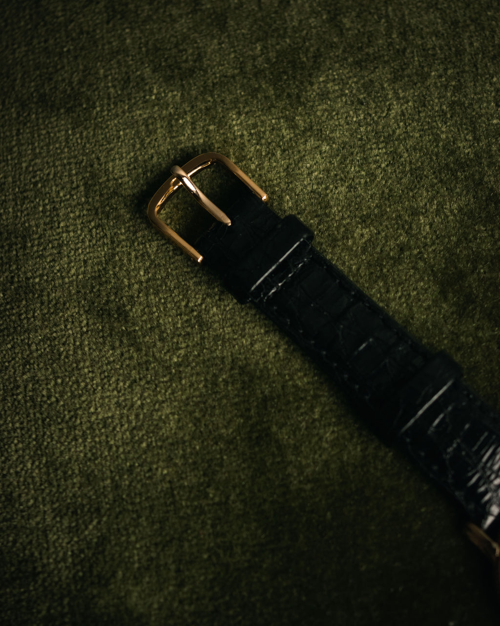 “Yves Saint Laurent” 80’s-90’s coin edge quartz leather watch