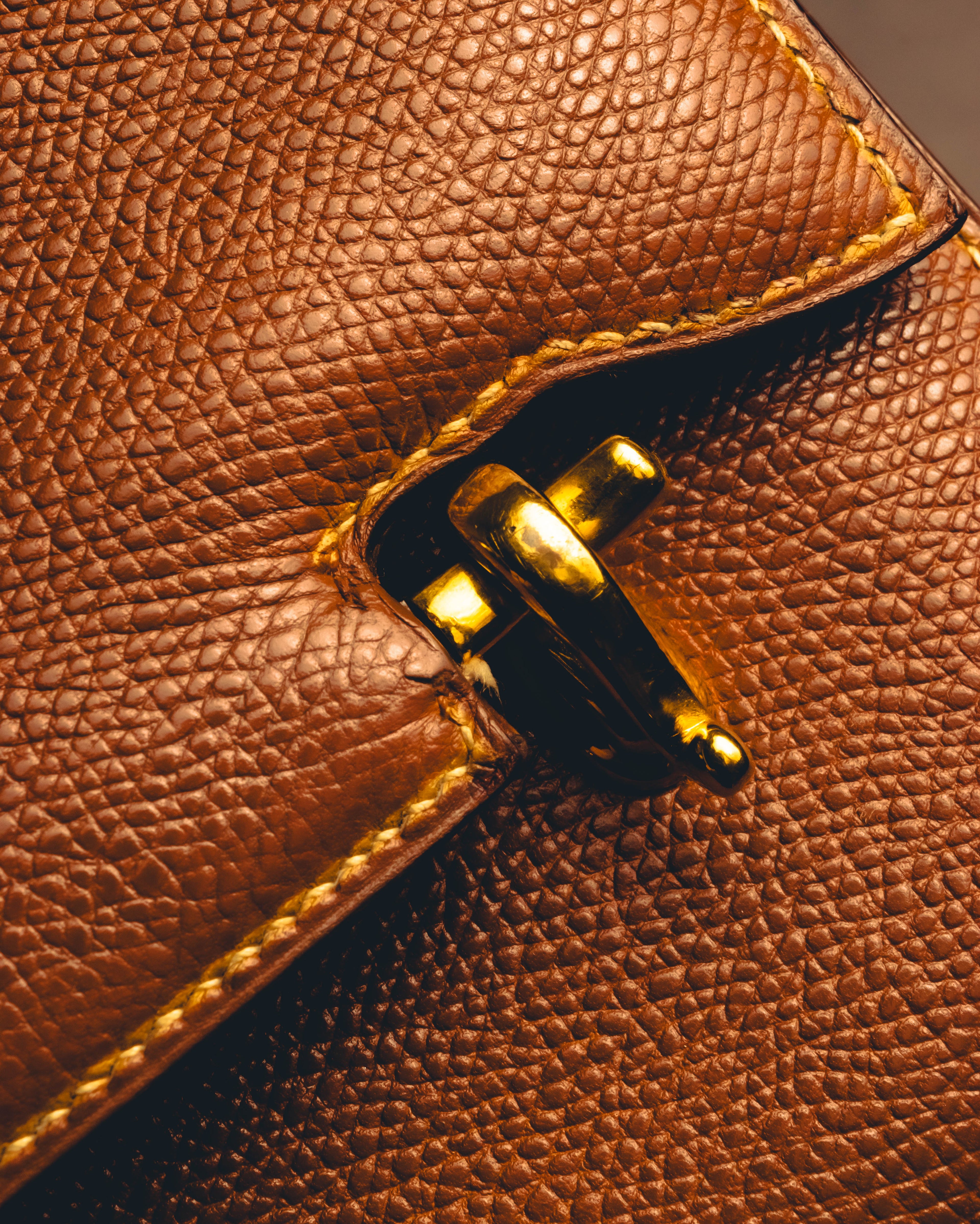 -SPECIAL- "Hermès" 80's Structured leather shoulder bag