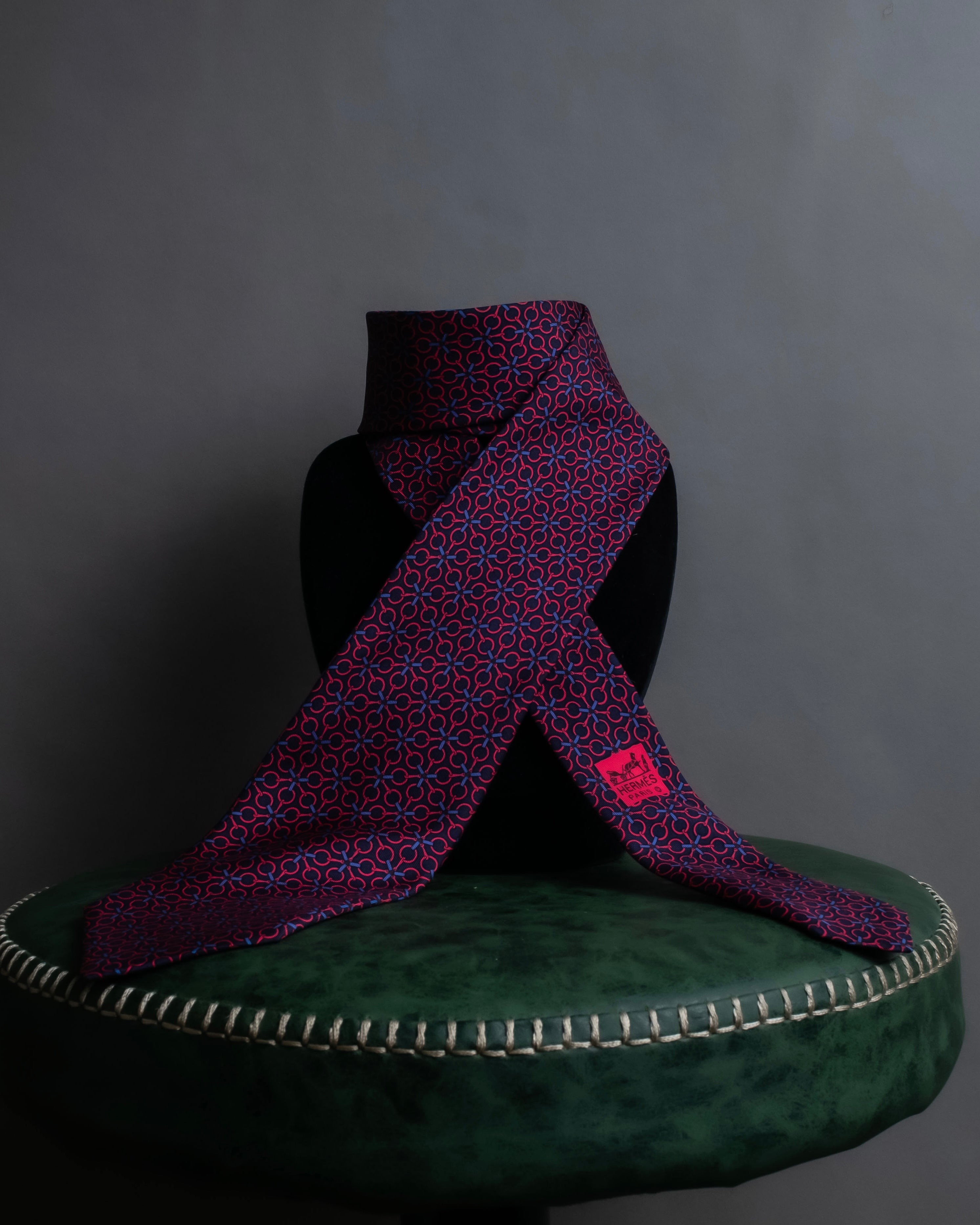 "HERMES" Geometric pattern silk necktie