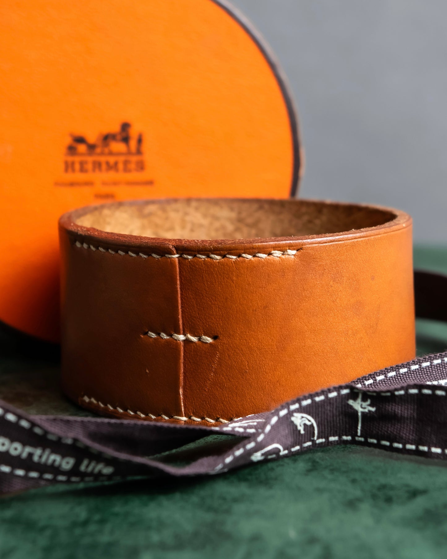 "HERMES" Pourtur brown leather bracelet