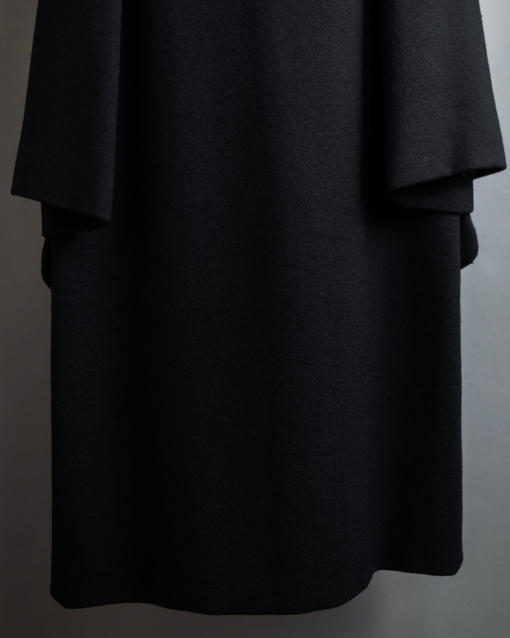 "GUCCI" Tom Ford period round neck flying squirrel long coat