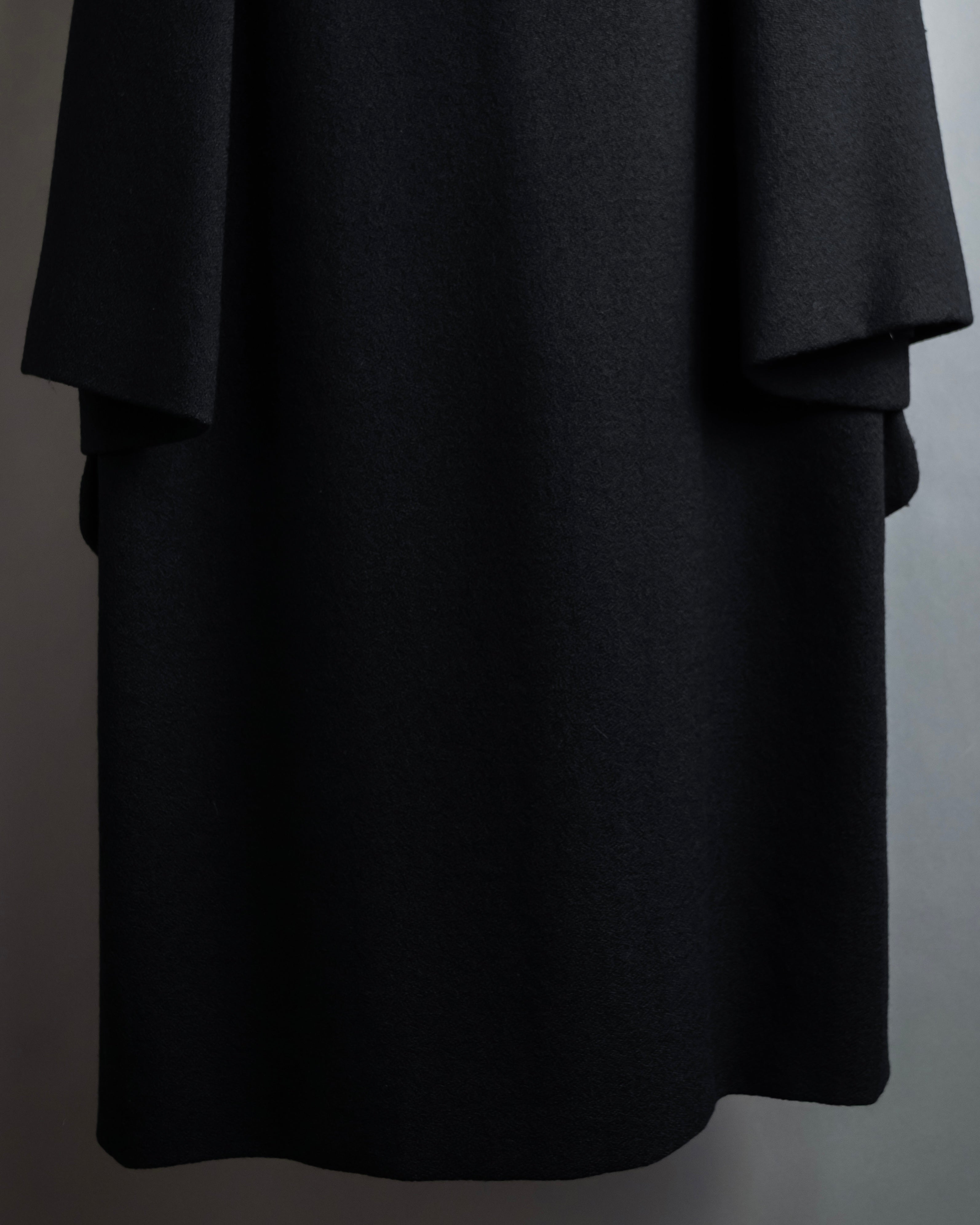 "GUCCI" Tom Ford period round neck flying squirrel long coat