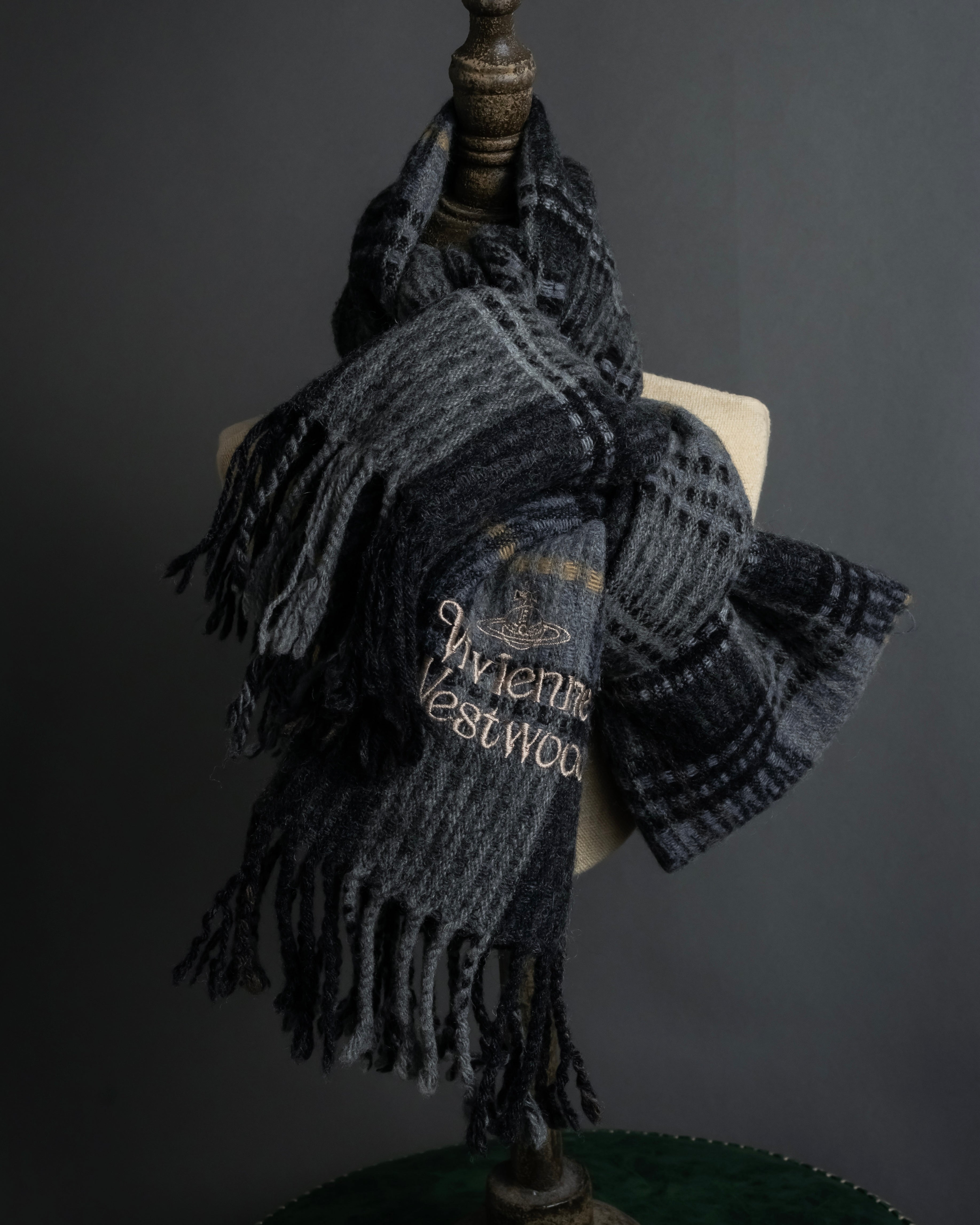 "Vivienne Westwood" Multi-layered check pattern fringe design muffler