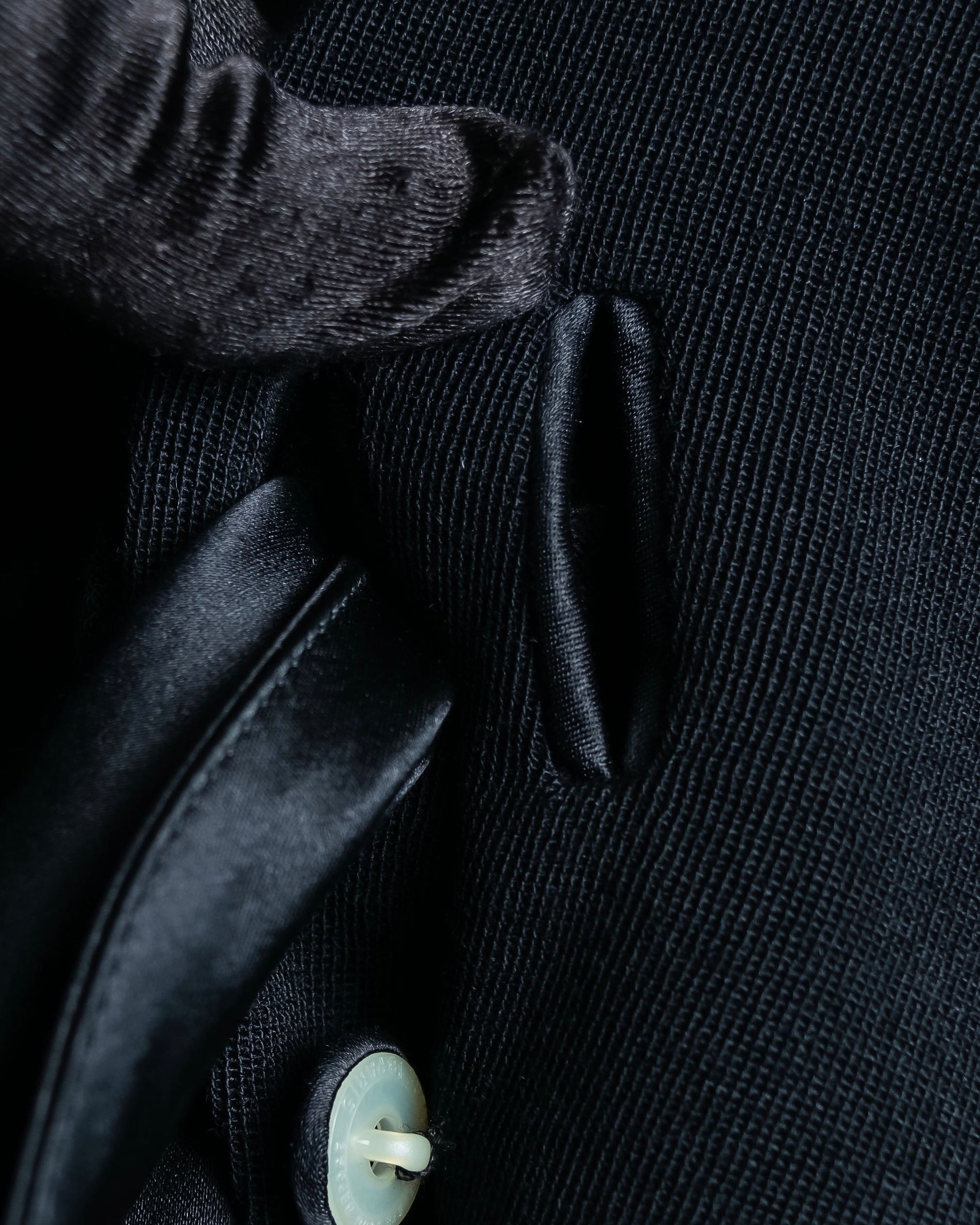 "HERMES" Ribbon scarf detail shaped coat