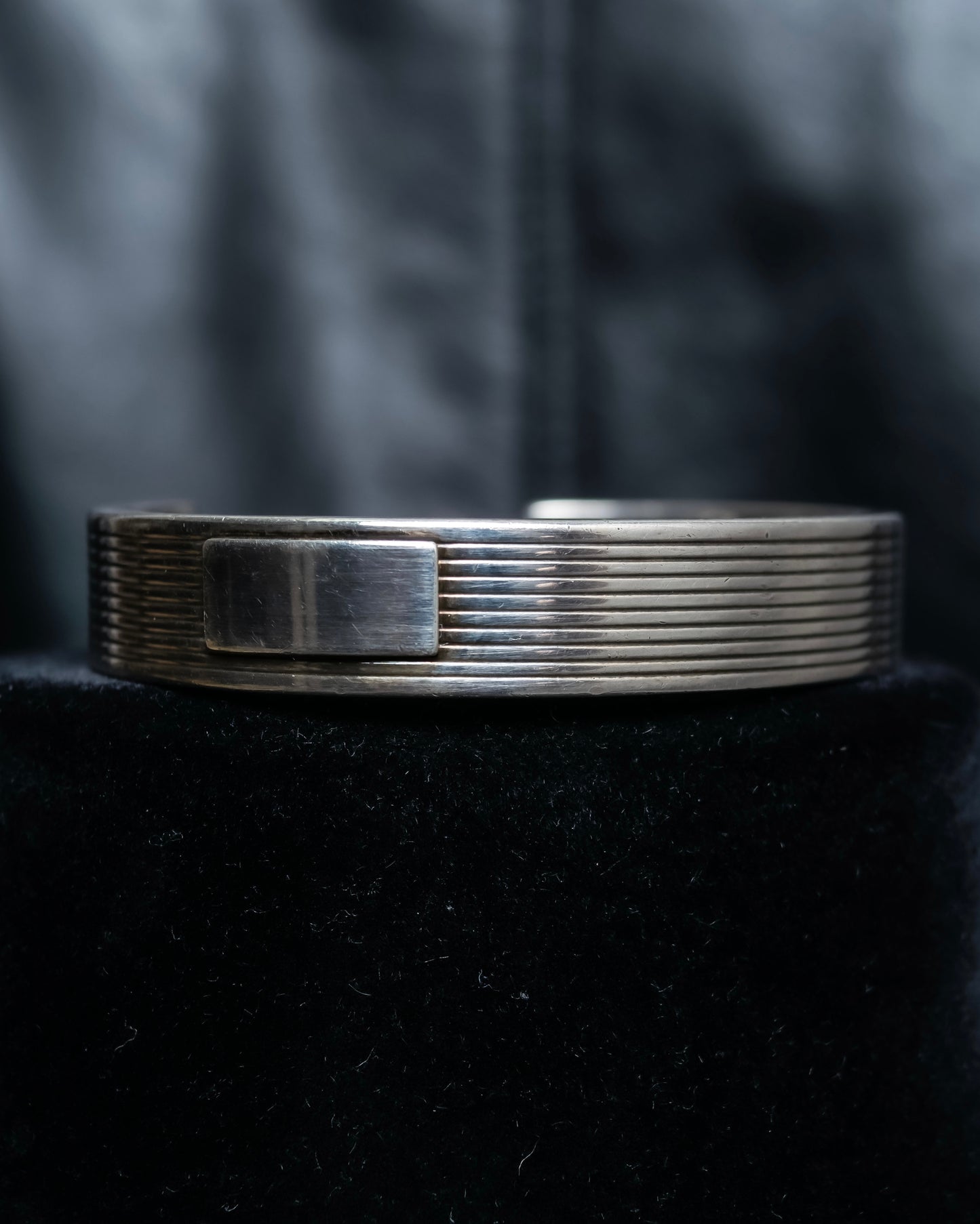 "GUCCI" Border motif silver bangle