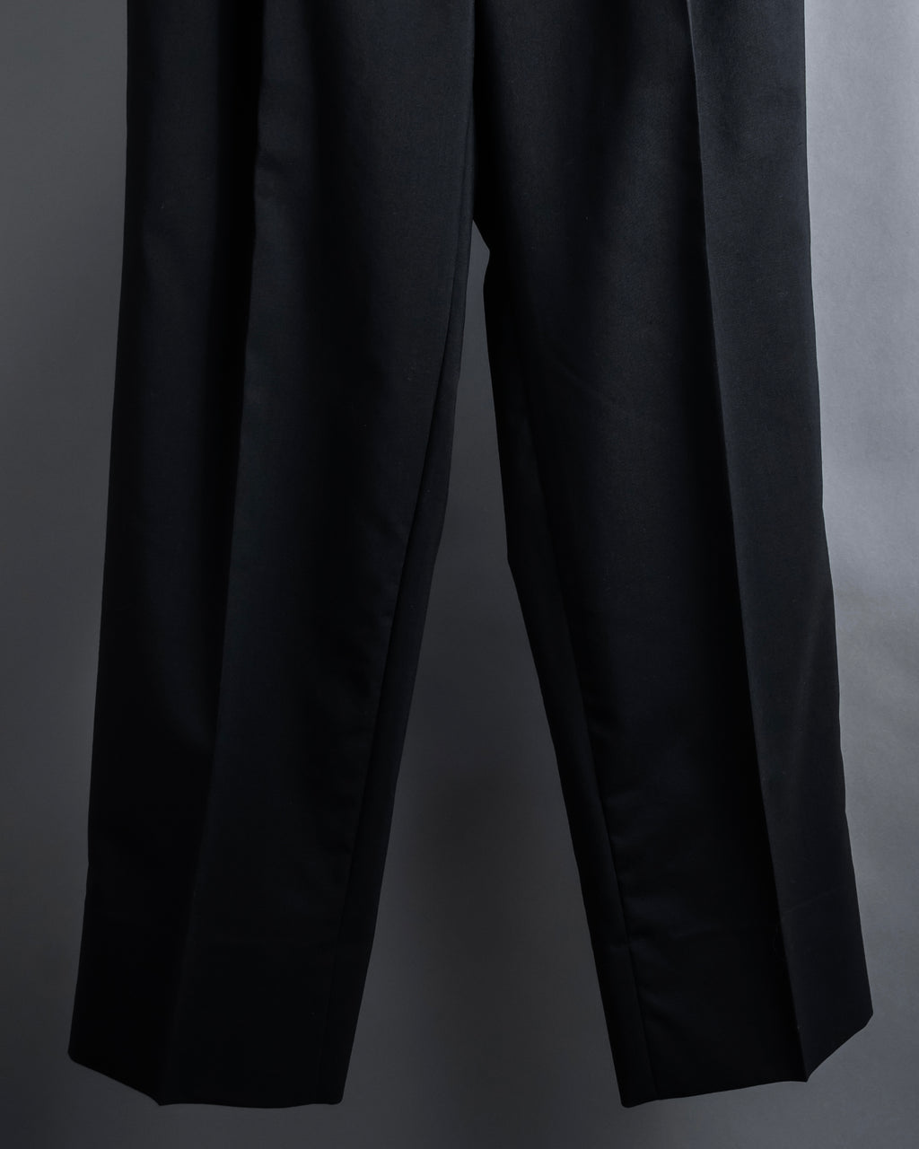 "YVES SAINT LAURENT" Straight tailoring design set up