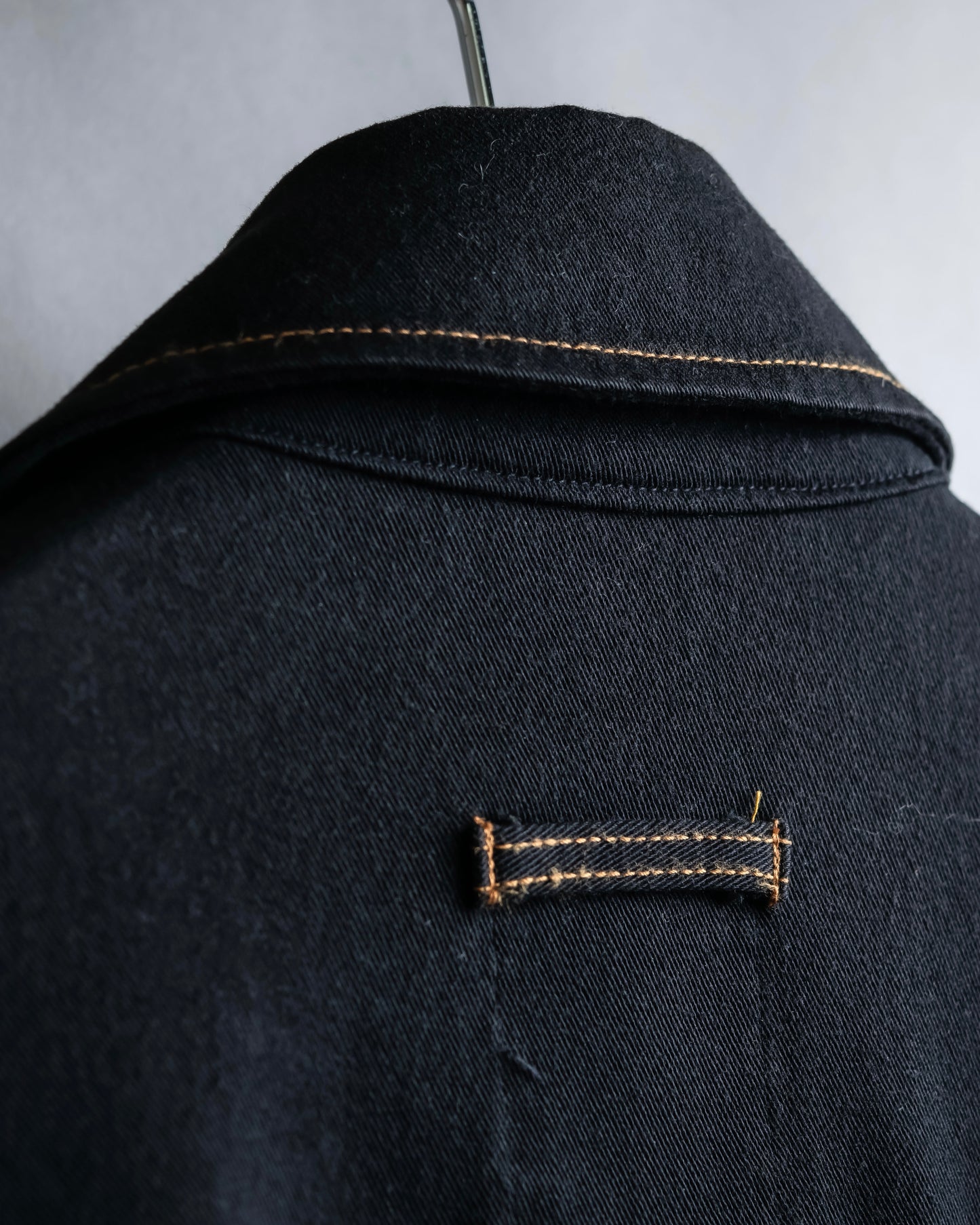 "JEAN PAUL GAULTIER JEANS"
Military detail stitching denim coat