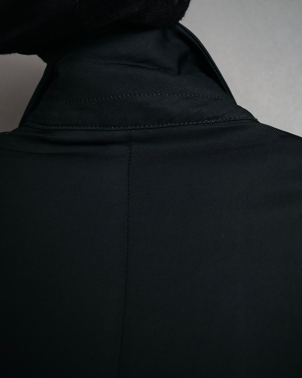 “GUCCI” Early 2000s satin peak lapel tailored jacket