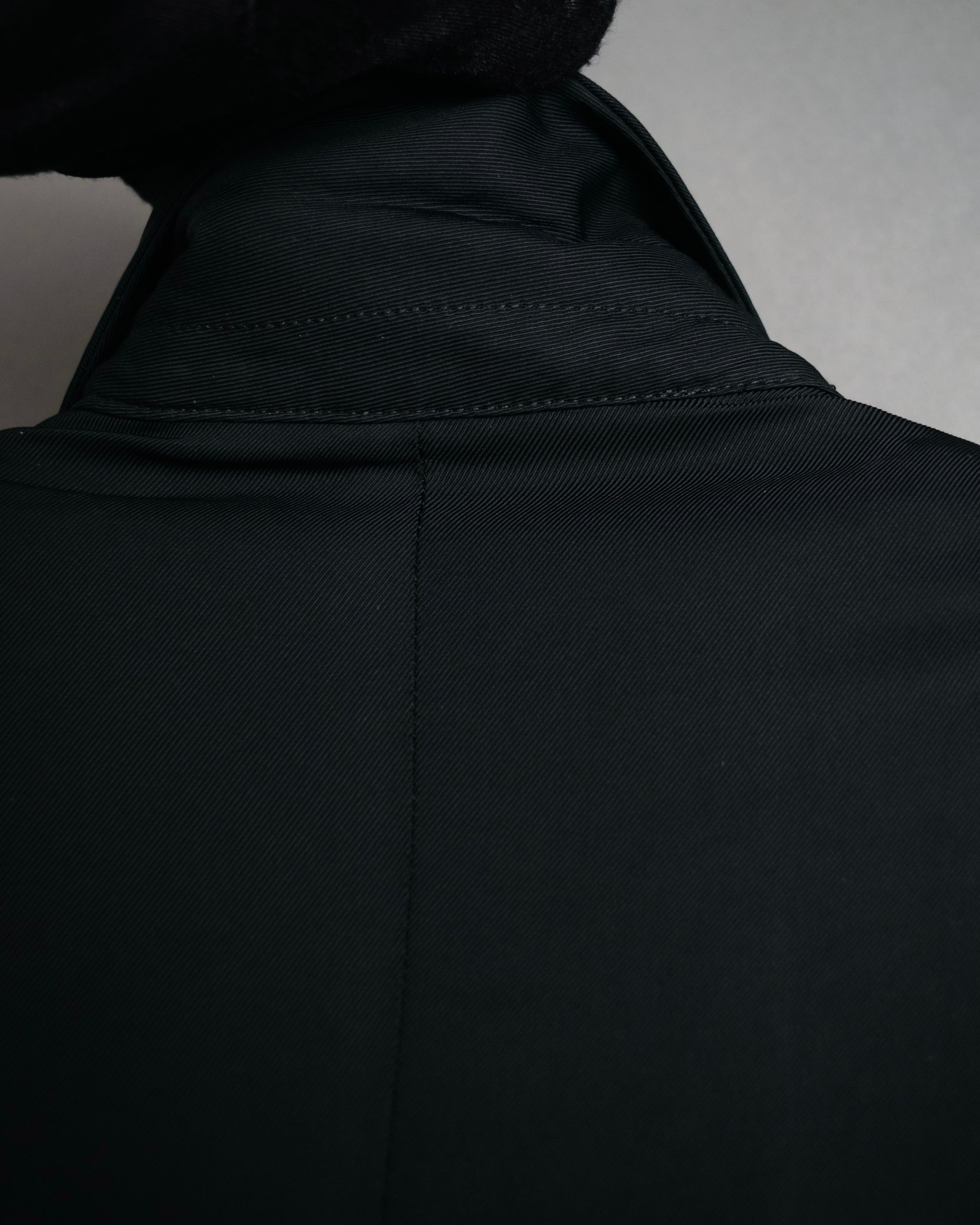 “GUCCI” Early 2000s satin peak lapel tailored jacket