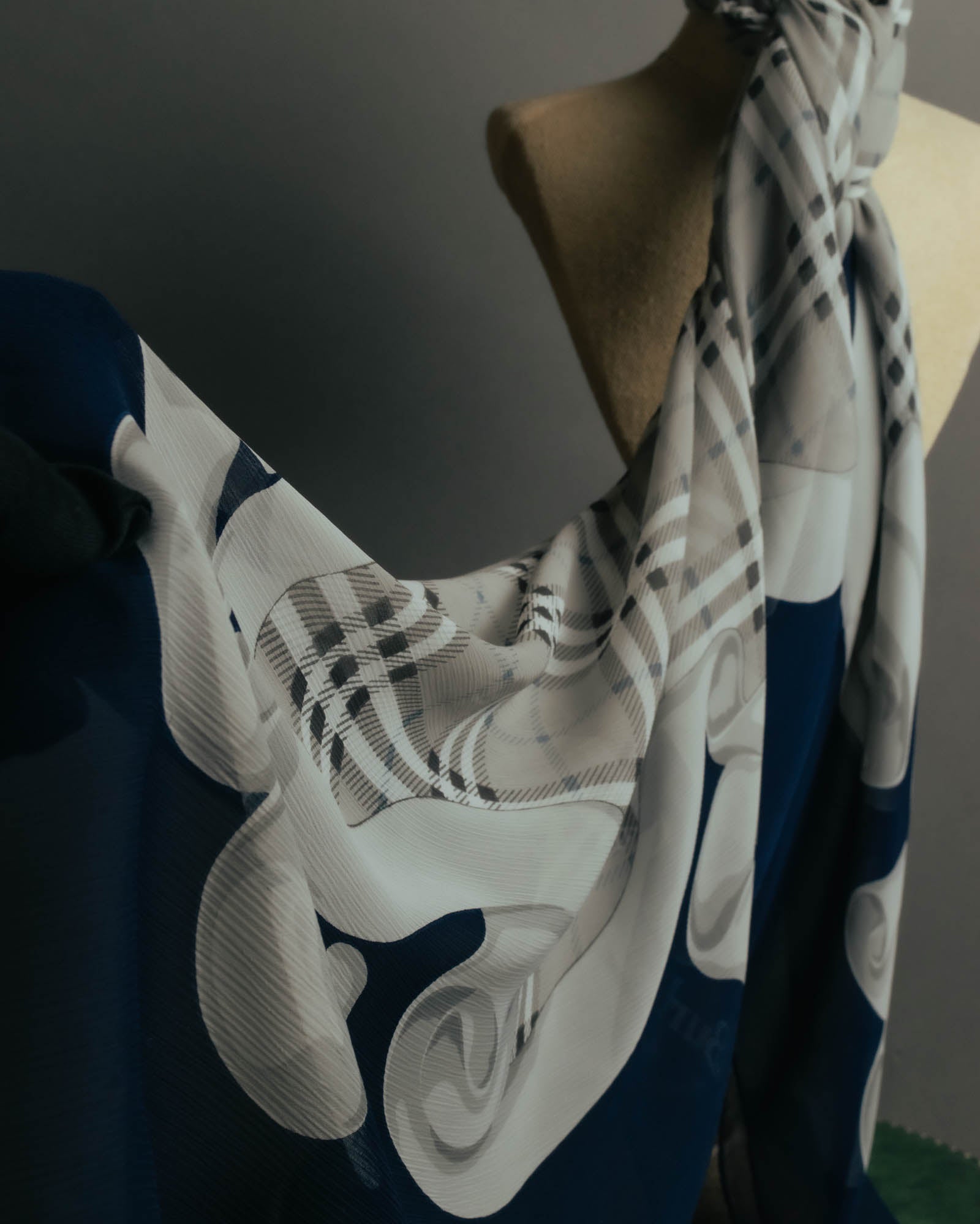 "Burberrys" 80's-90's Lightweight checked scarf