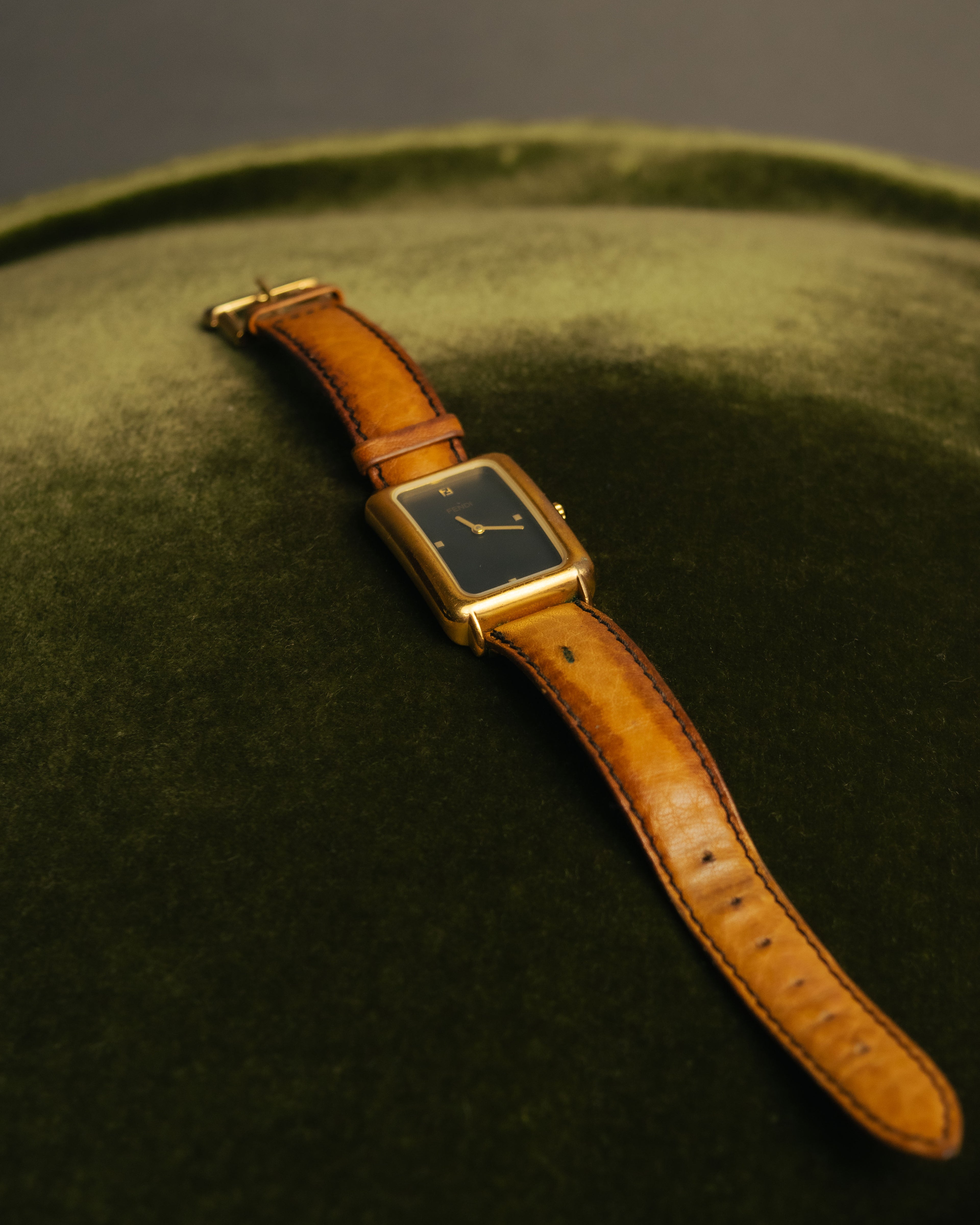 “FENDI” 80’s-90’s Rectangular quartz leather watch