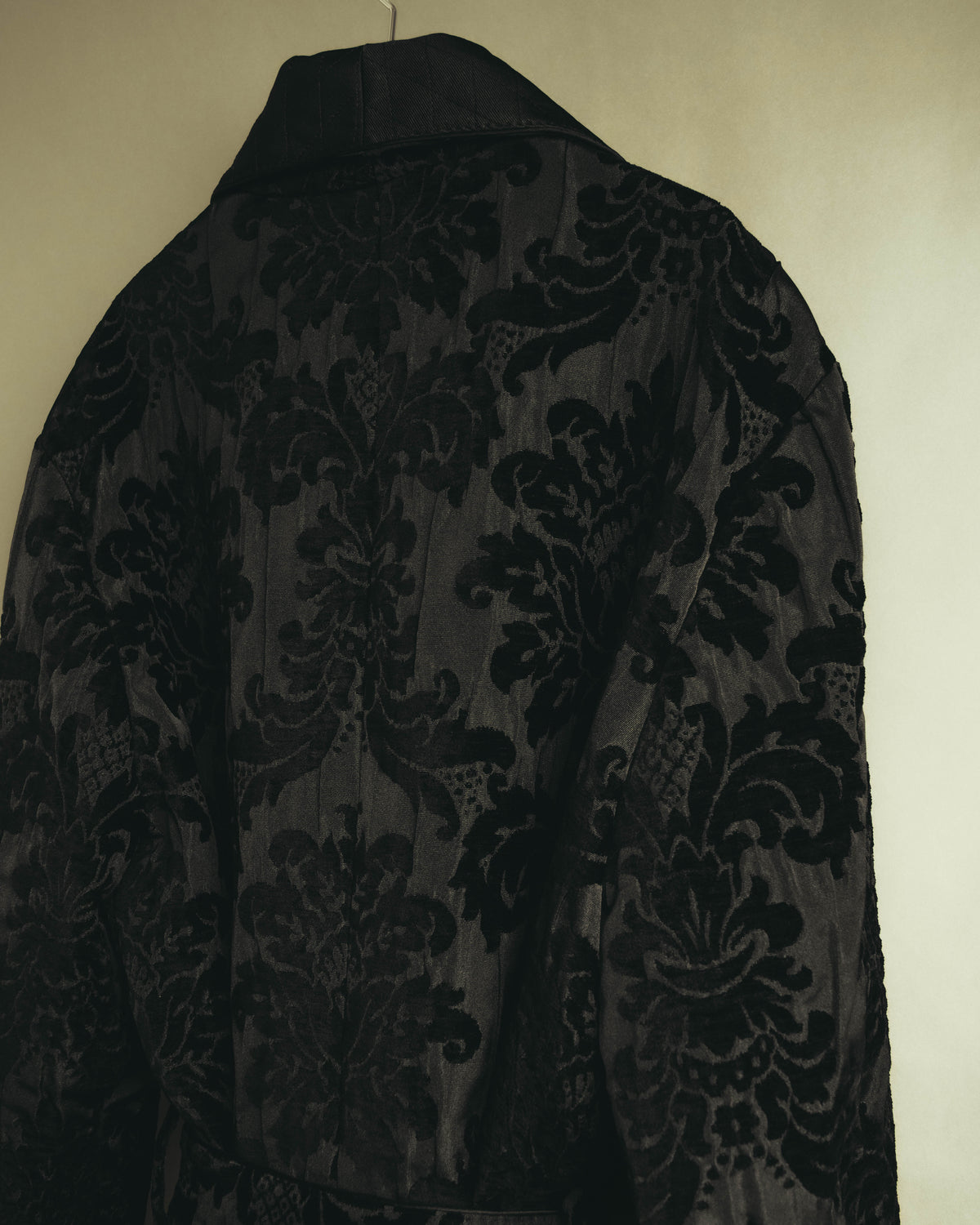 “DOLCE&GABBANA” Late 2010’s-early 2020’s Baroque jacquard belted robe coat