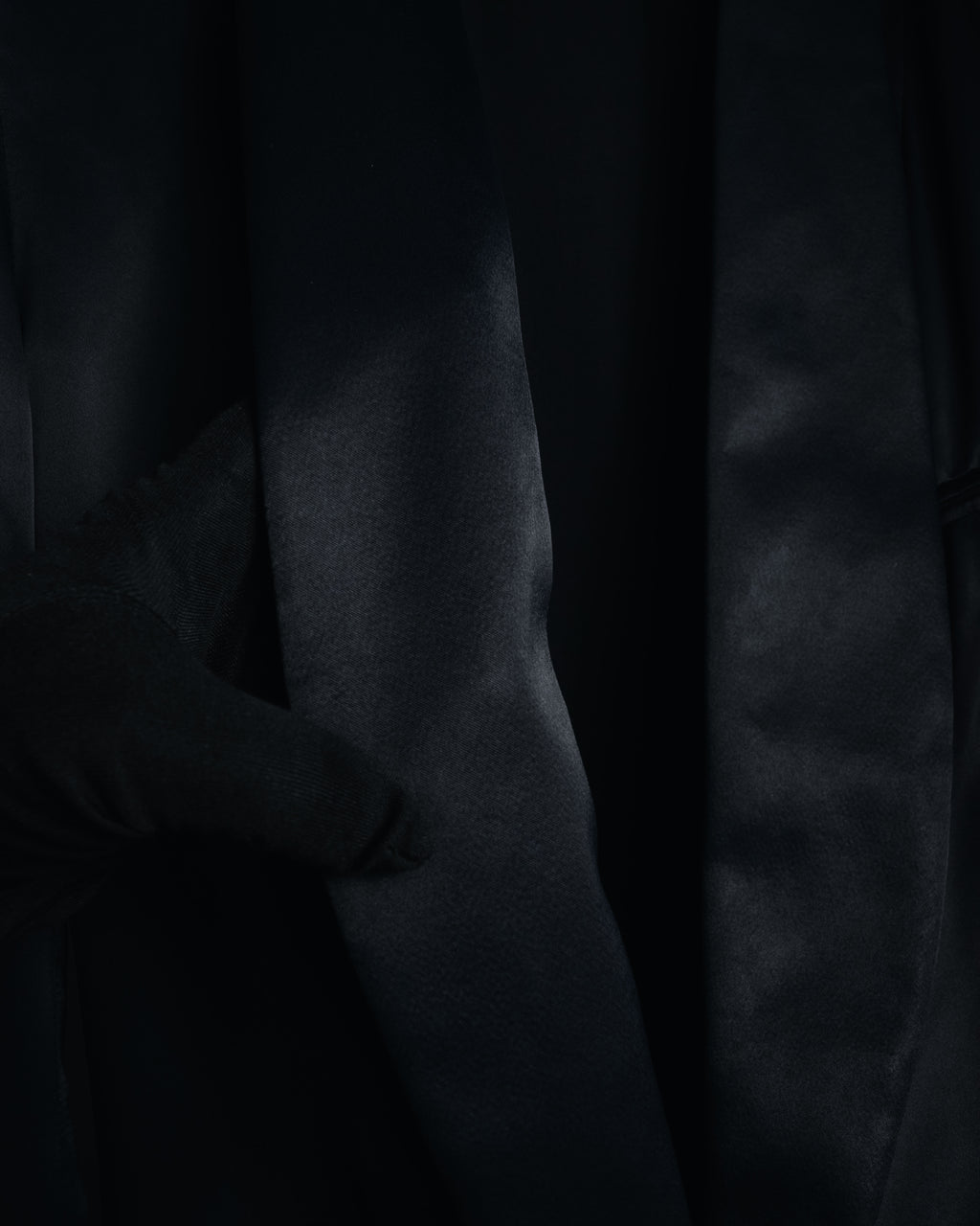 "BALENCIAGA.PARIS" 2008-2009 Sculptural satin shawl collar tuxedo jacket