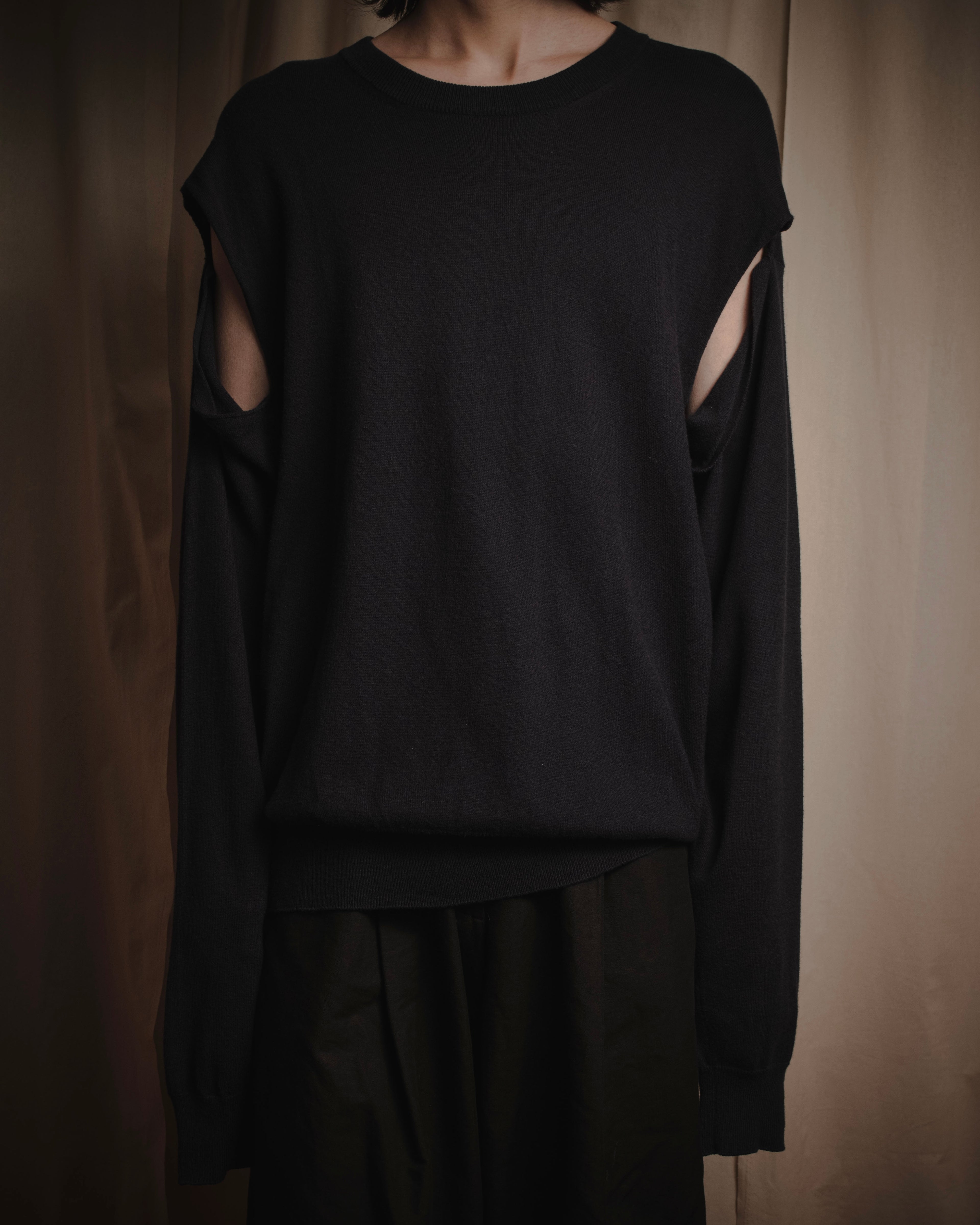 "Maison Margiela" Deconstructed arm-slit crewneck knit pullover