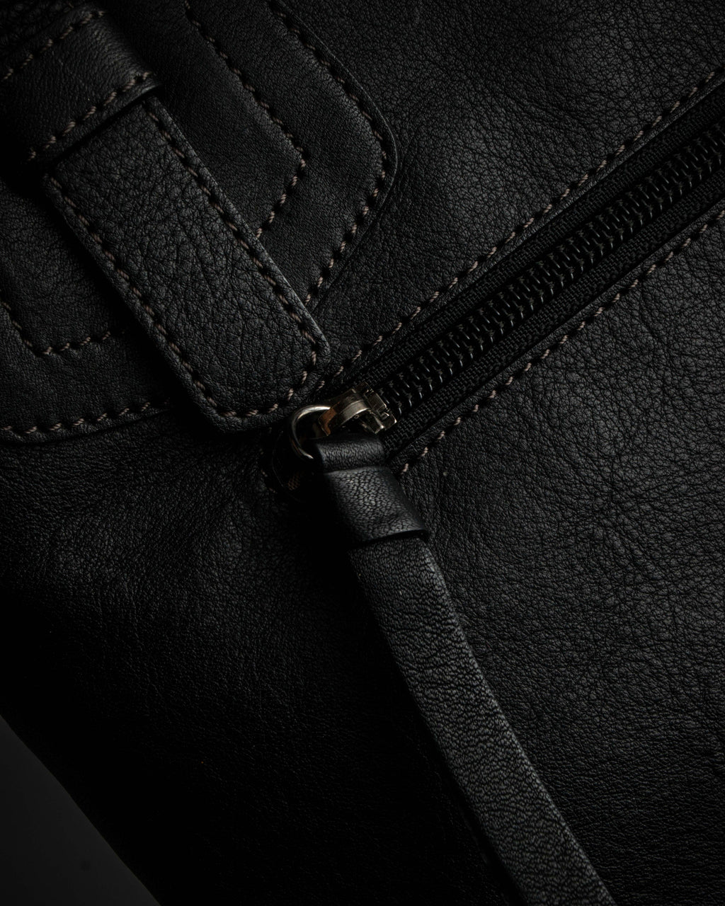 "Mila Schön" Horizontal minimalist metal fittings leather one-handle bag