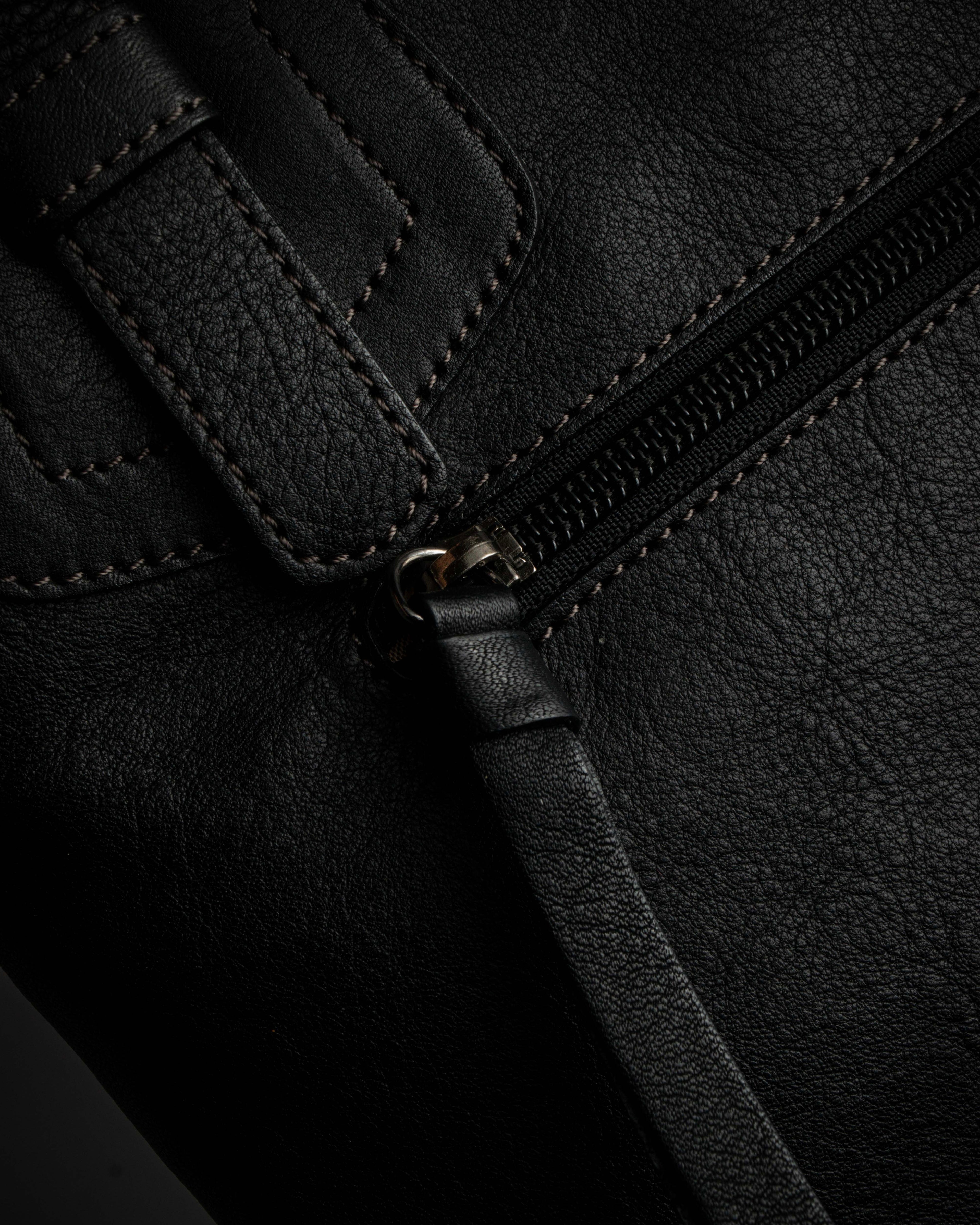 "Mila Schön" Horizontal minimalist metal fittings leather one-handle bag