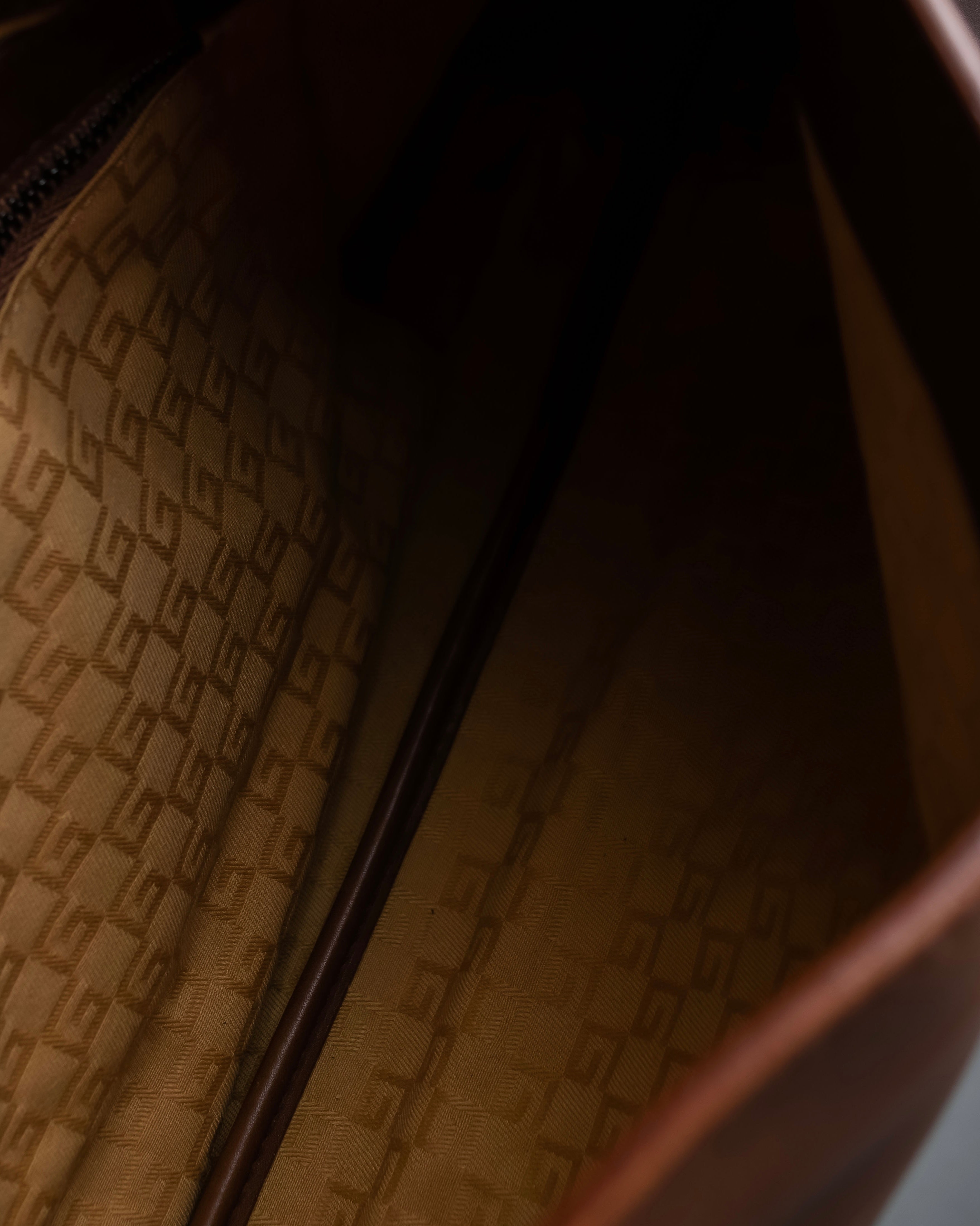 "GUCCI" Horizontally shaped cord-wrapped handle leather bag