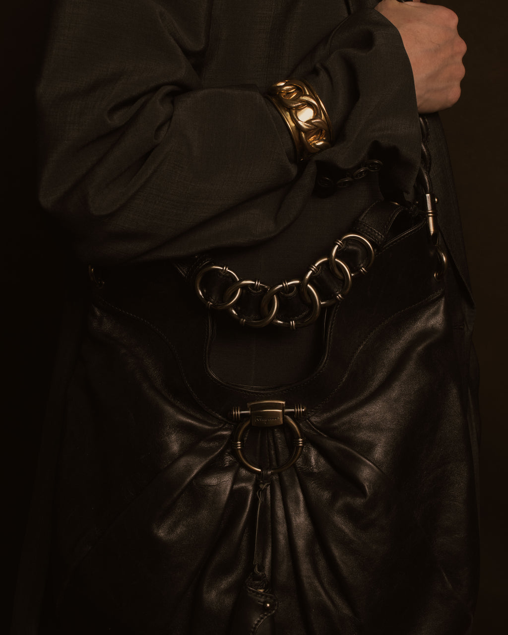 –SPECIAL– "Salvatore Ferragamo"
00’s Gancini gathered leather hobo bag