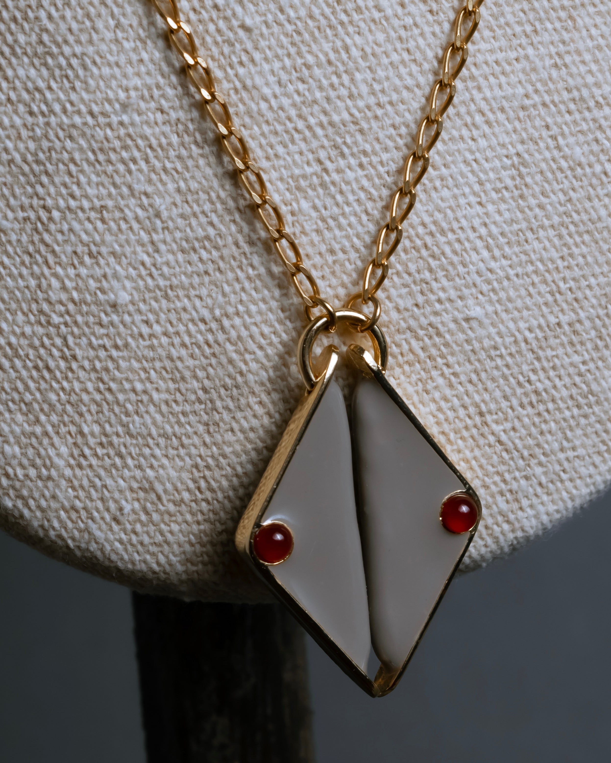 "BALENCIAGA" Red cabochon symmetrical design necklace