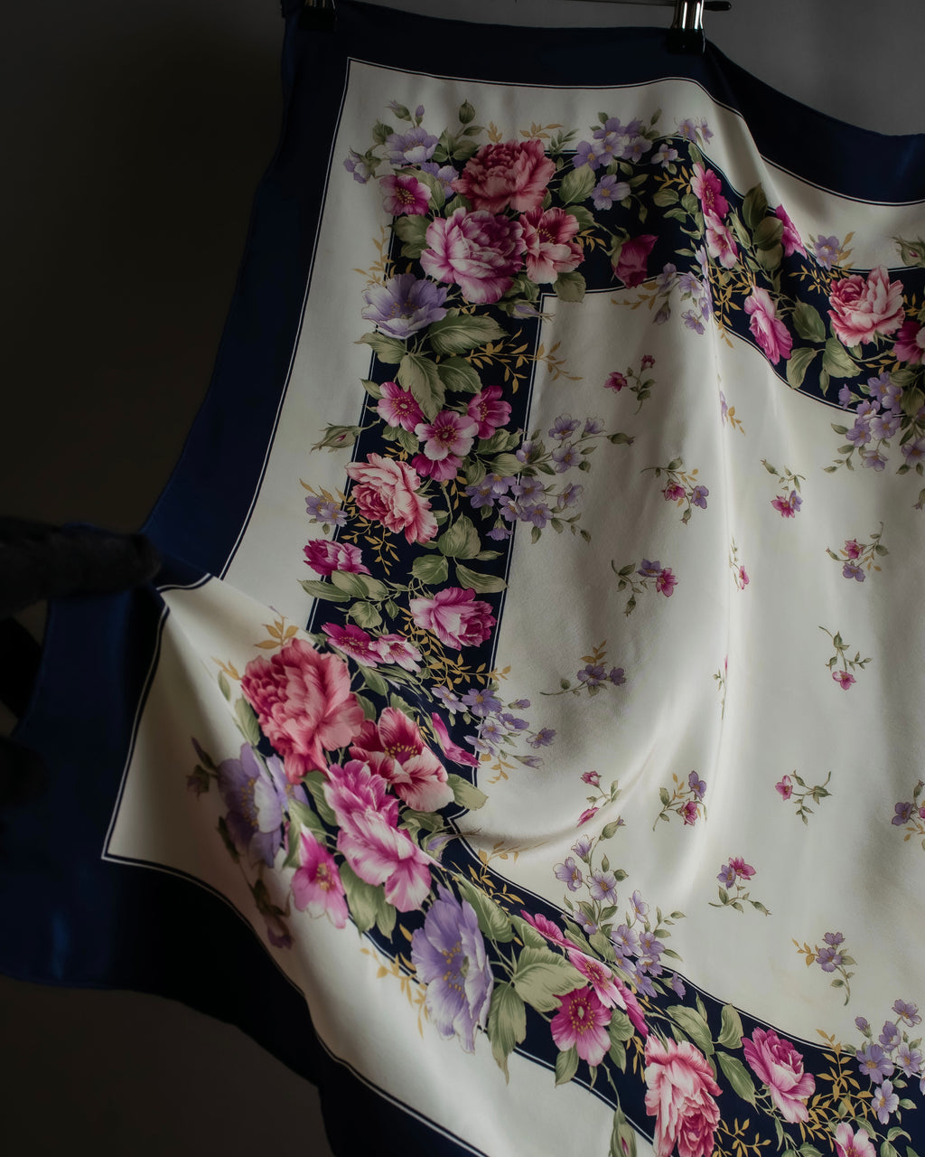 "YVES SAINT LAURENT" Peony small flower bouquet pattern silk scarf