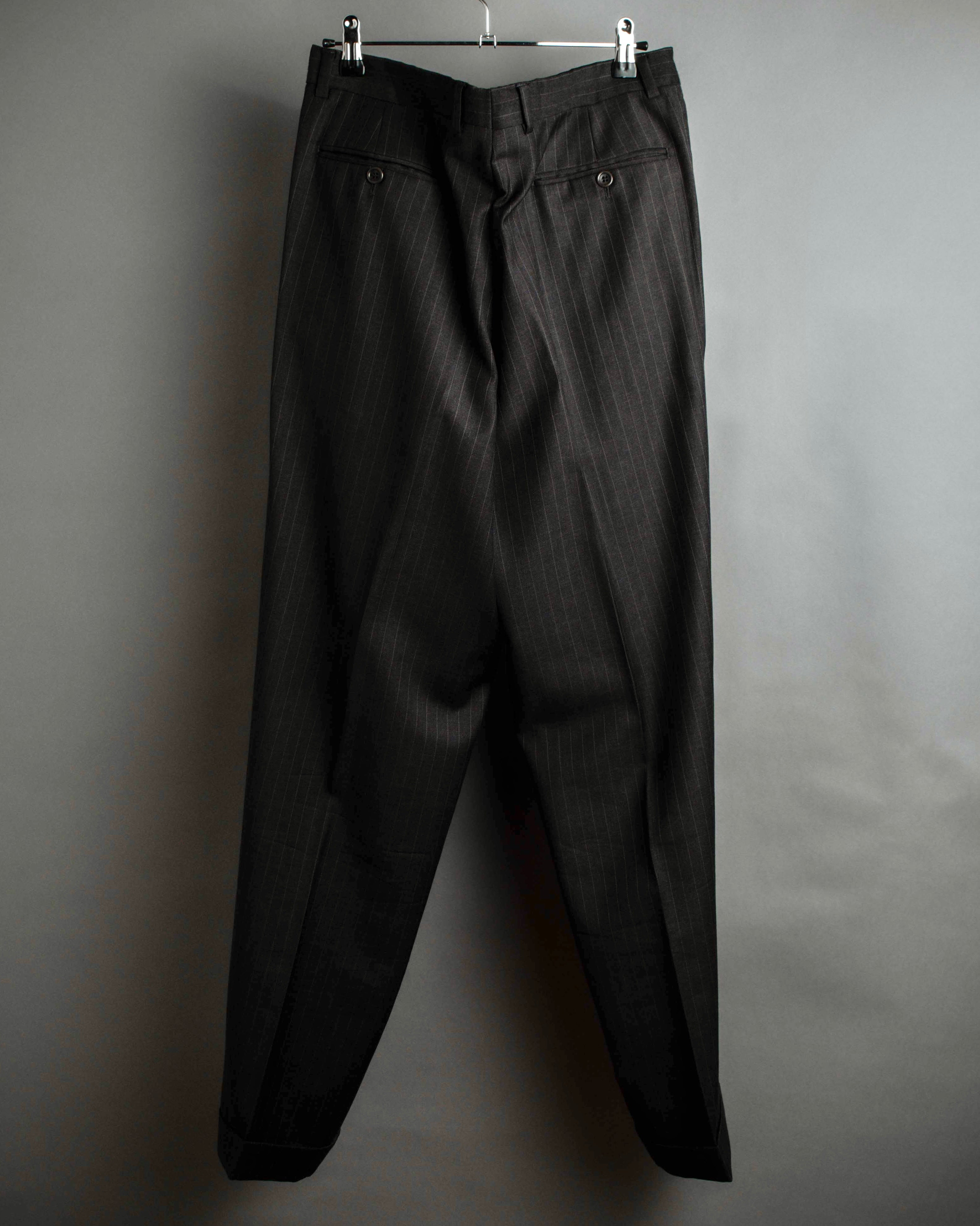 "ARMANI COLLEZIONI" Classic Italian tailoring stripe pattern set up