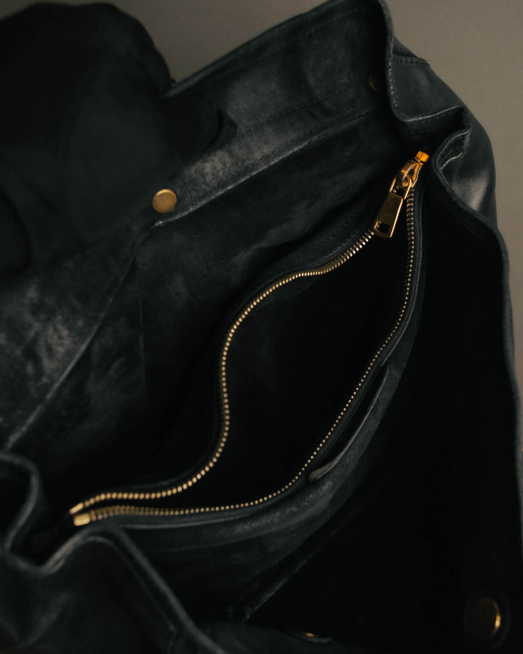 -SPECIAL- “YVES SAINT LAURENT rive gauche”
2008-2012 Muse two leather shoulder bag
