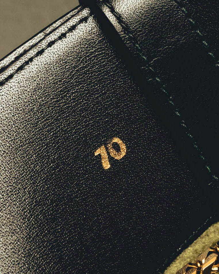 "CELINE" 18's-Glossy black chain leather belt