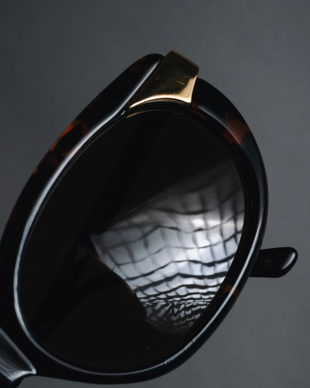 "GUCCI" Sleek oval acetate sunglasses