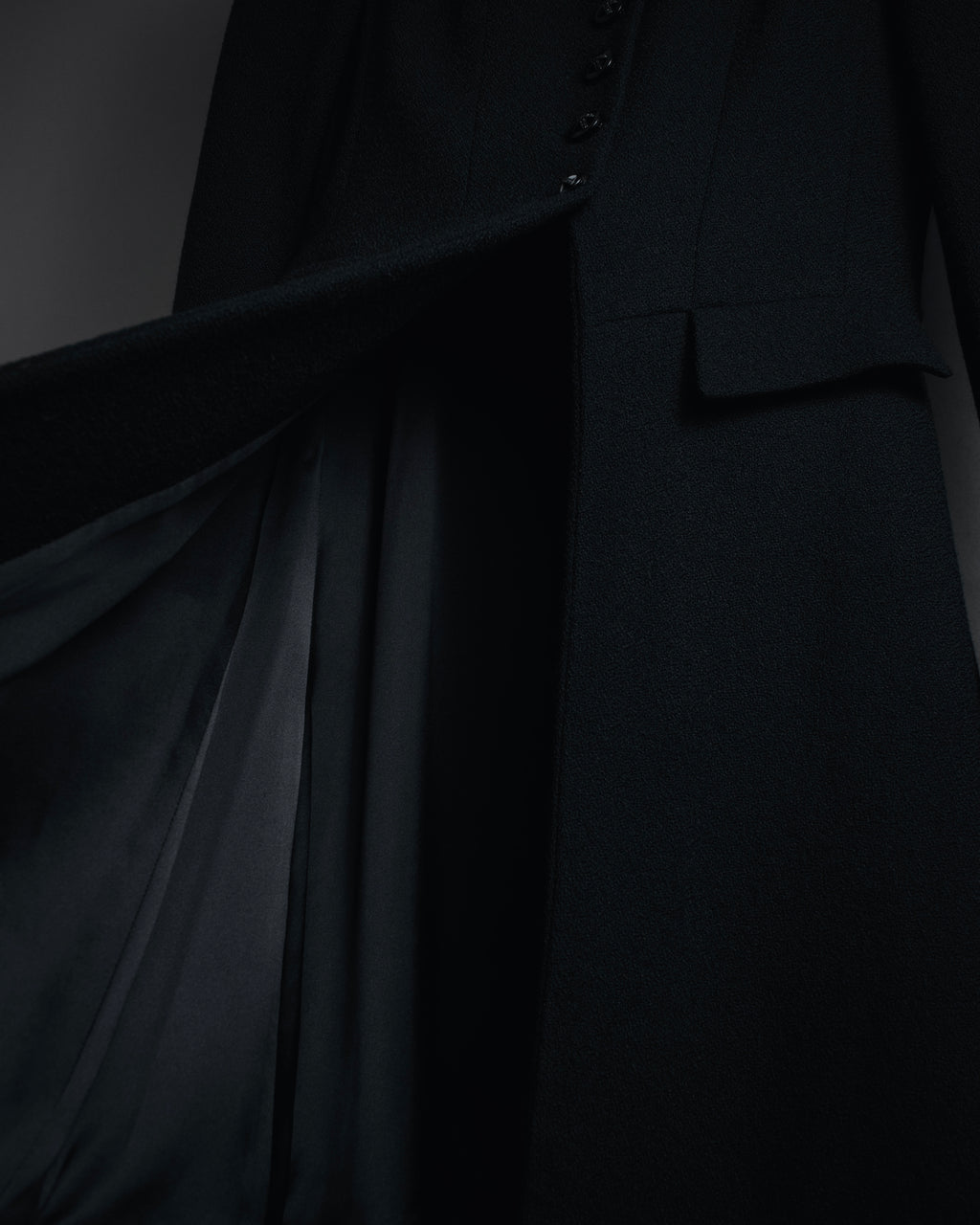 –SPECIAL– "CHANEL" 04SS sculpted princess-line wool crepe coat