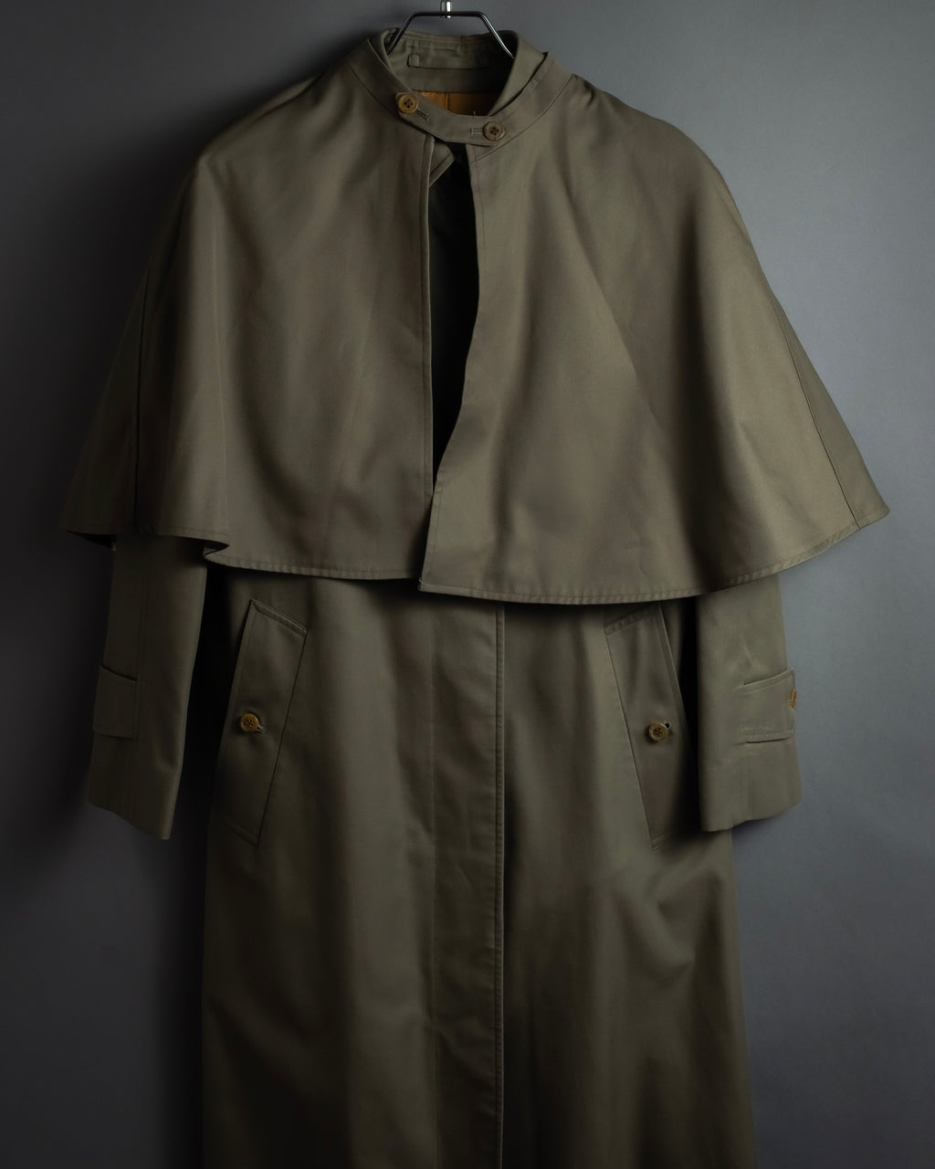 "BURBERRYS" Cape-attached design stand collar coat